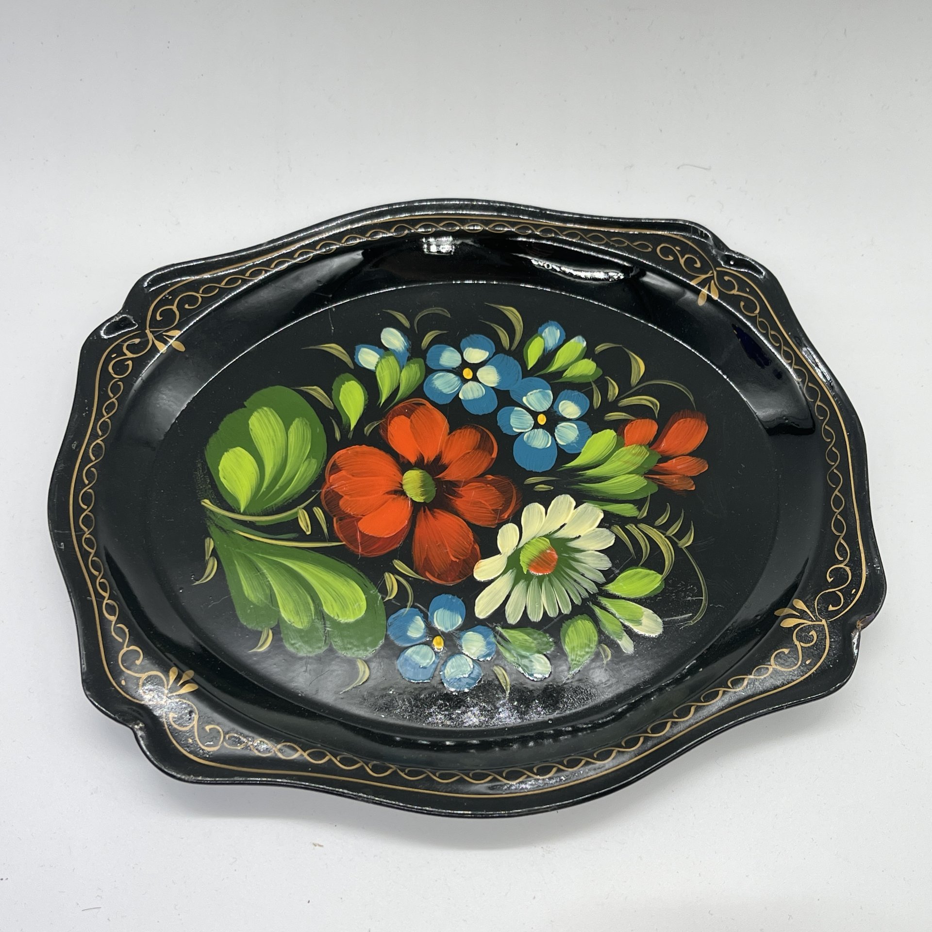 Поднос миниатюрный с цветочным декором, жесть, роспись, Жостовская фабрика декоративной росписи, СССР, 1970-2000 гг.