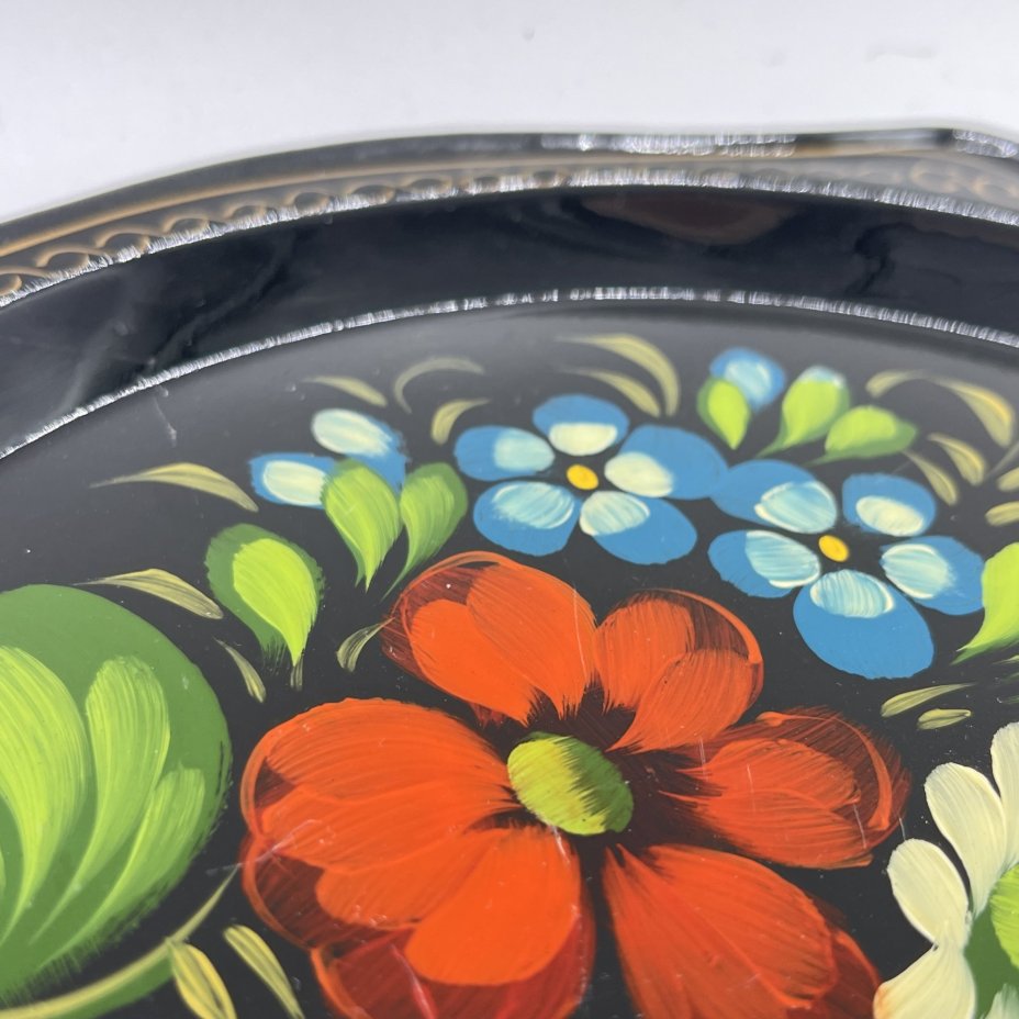 Поднос миниатюрный с цветочным декором, жесть, роспись, Жостовская фабрика декоративной росписи, СССР, 1970-2000 гг.