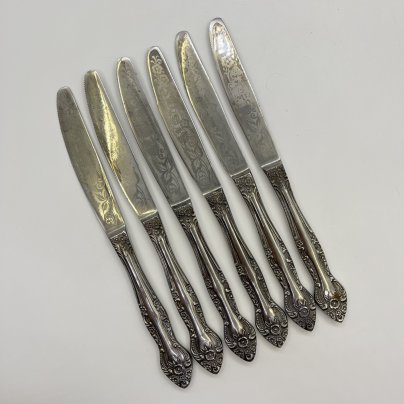 Набор из 6-ти столовых ножей, украшенных растительным декором, нержавеющая сталь, Павловский завод художественных металлоизделий им. С.М. Кирова