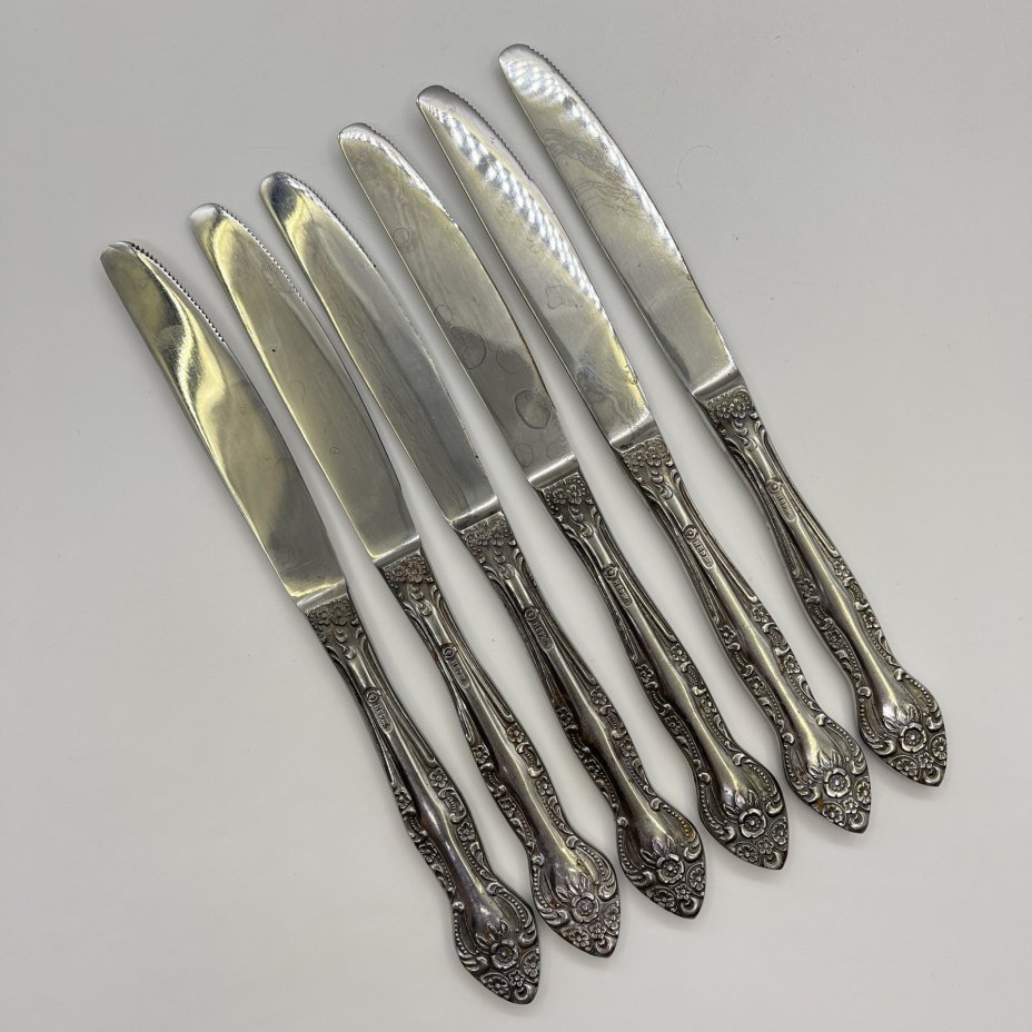 Набор из 6-ти столовых ножей, украшенных растительным декором, нержавеющая сталь, Павловский завод художественных металлоизделий им. С.М. Кирова