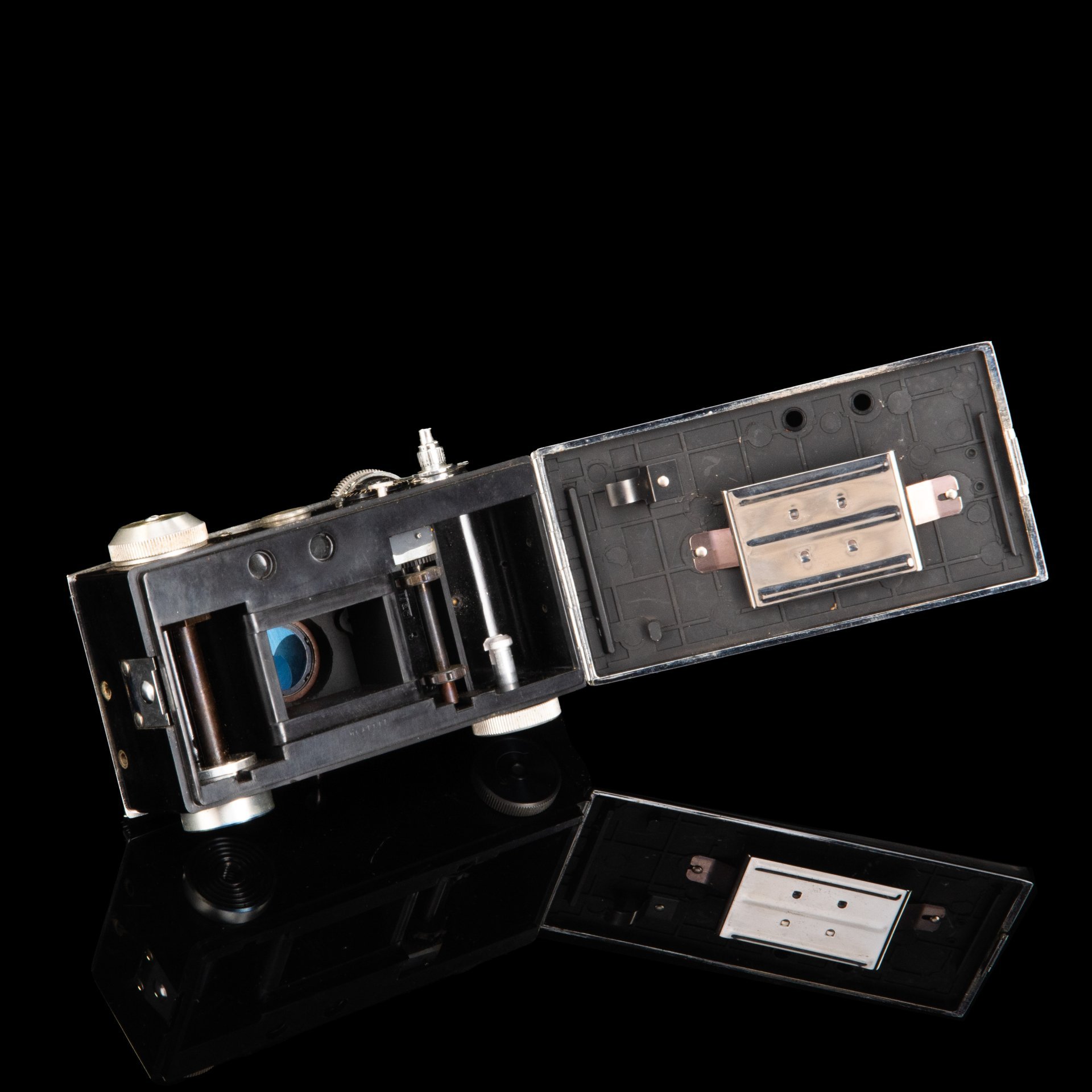 Фотоаппарат "Argus C-3", со вспышкой, в оригинальном кофре, и переносной сумке