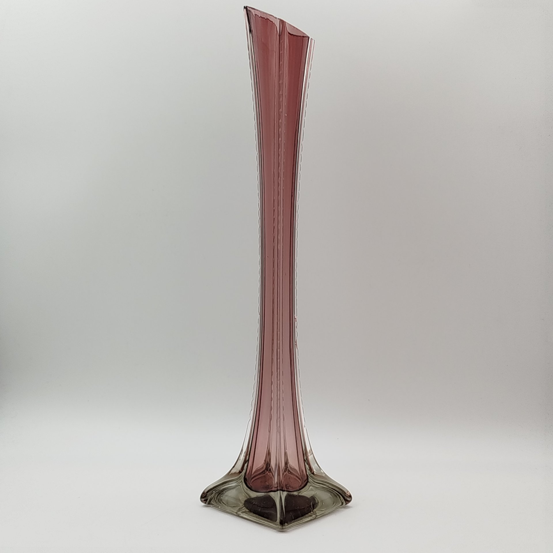 Ваза "Берц" марганцевого оттенка