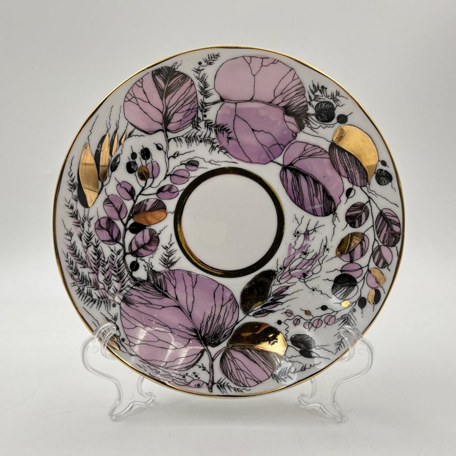 Чайная пара "Мой сад" в розовом оттенке, (из серии "Времена года"), форма "Тюльпан", автор формы С.Е. Яковлева, автор росписи Н.П. Славина, фарфор, деколь, люстр, золочение, Ленинградский фарфоровый завод (ЛФЗ), СССР, 1970-1991 гг.