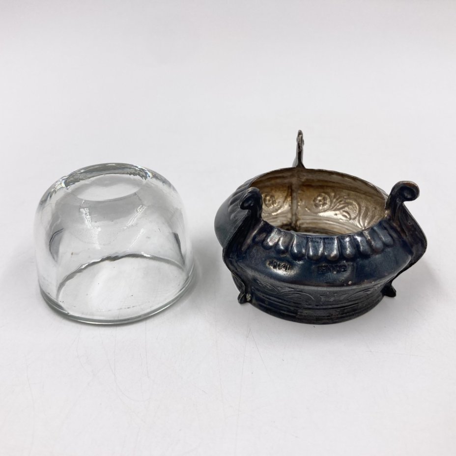 Солонка с растительным орнаментом, мельхиор (медь-никель), стекло, Мстерская художественная фабрика  «Ювелир», СССР, 1960-1980 гг., Мстерская художественная фабрика  «Ювелир»