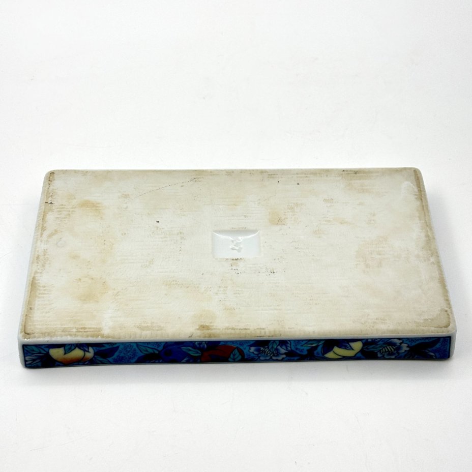 Миниатюрный поднос с высоким бортом (мелочница, визитница) "Персики" в стиле шинуазри, фарфор, подглазурная деколь, Китай, 1970-1990 гг.