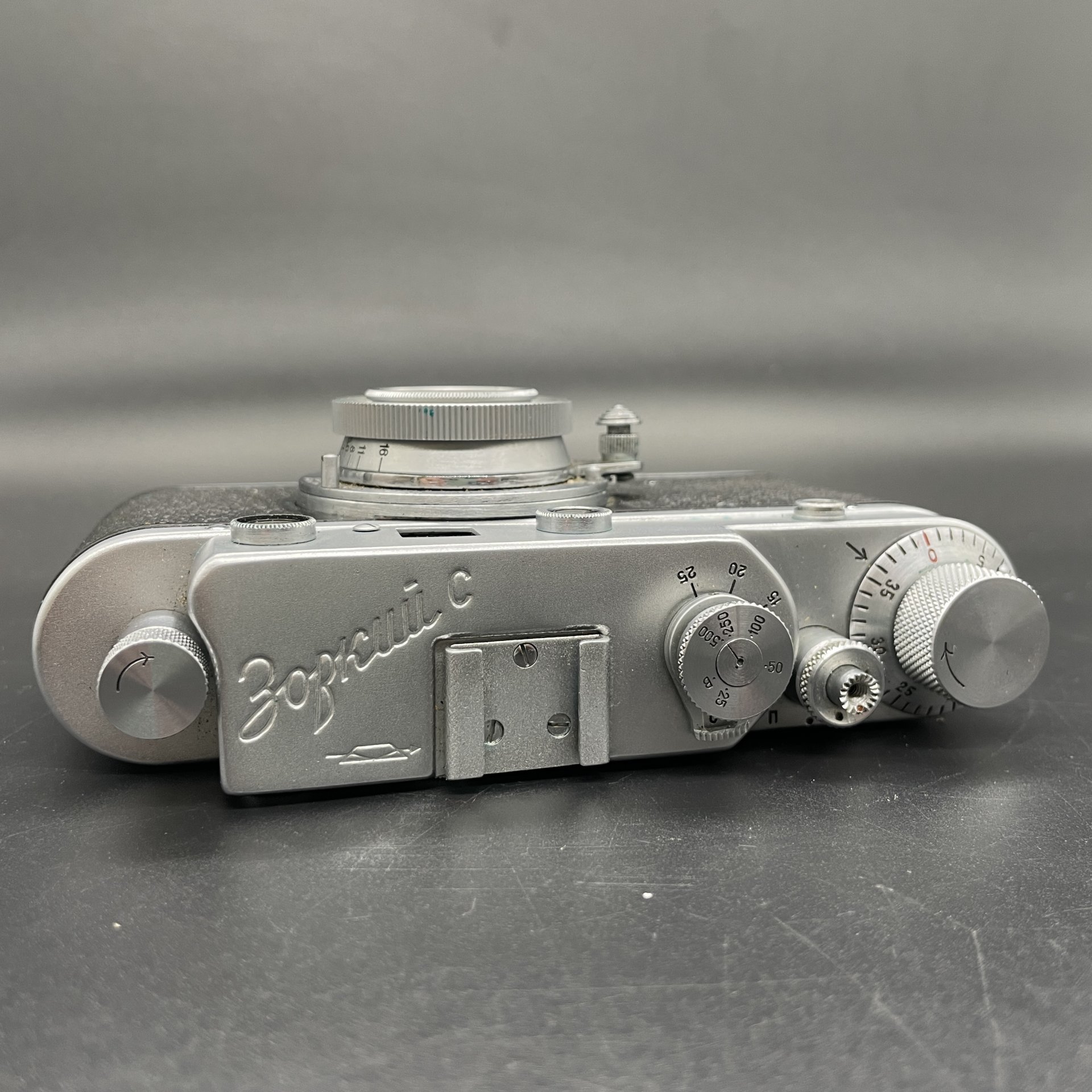 Фотоаппарат "Зоркий" с объективом "Индустар-22" в оригинальном кофре с коробкой и документами, Красногорский механический завод (КМЗ)