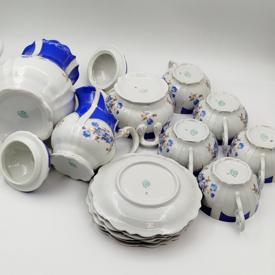 Сервиз чайный на 5 персон (13 предметов), украшенный цветочным декором, фарфор, крытье, деколь, золочение, Stadtilmer Porzellan, Германия, 1950-1970 гг.