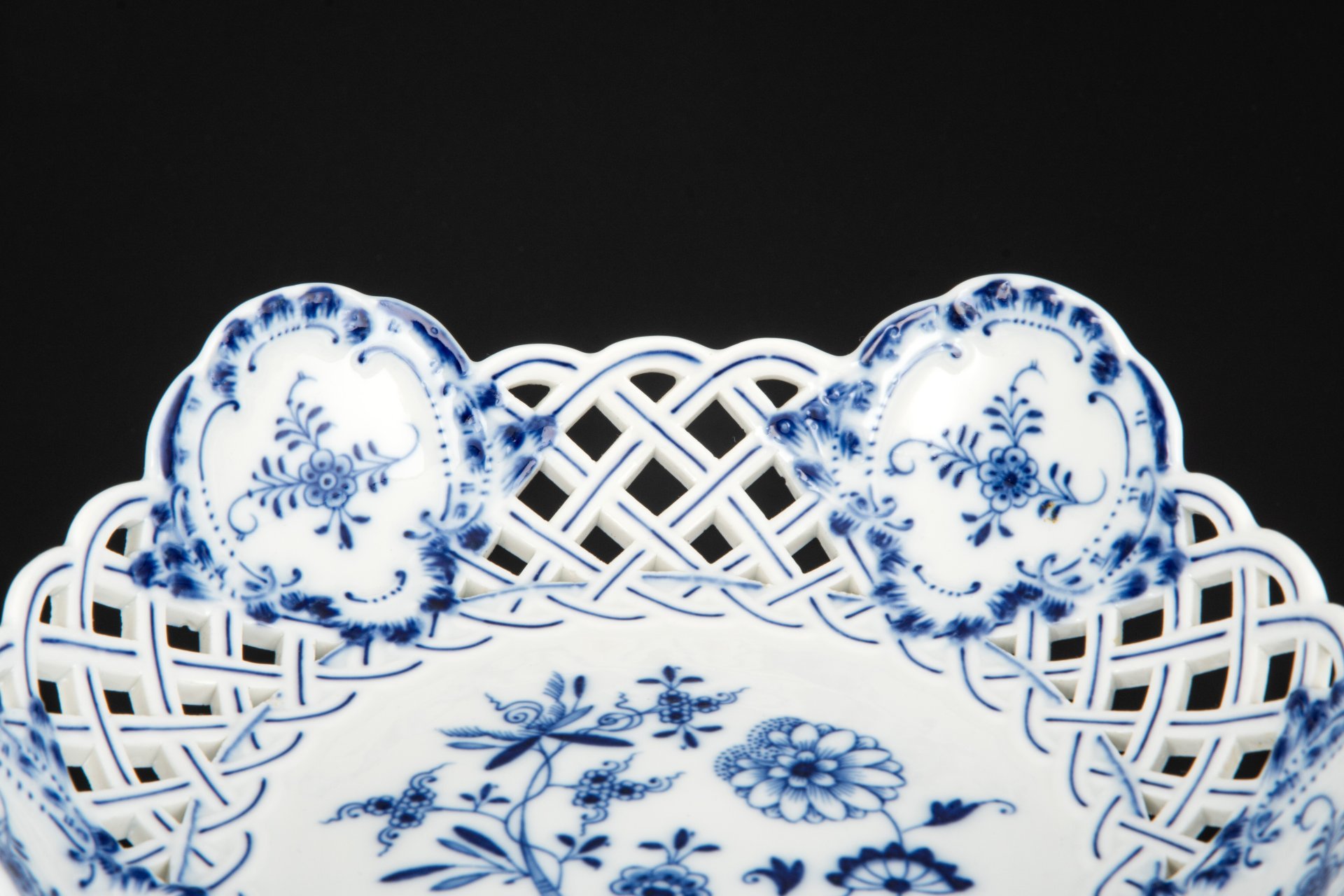 Ваза с кружевным бортом (конфетница), Meissen (Мейсенский фарфор)