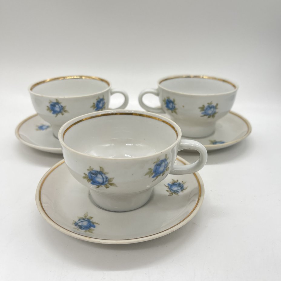 Набор из 3 кофейных пар с цветочным декором, фарфор, деколь, золочение, Довбышский фарфоровый завод (Довбыш), СССР, 1970 г.