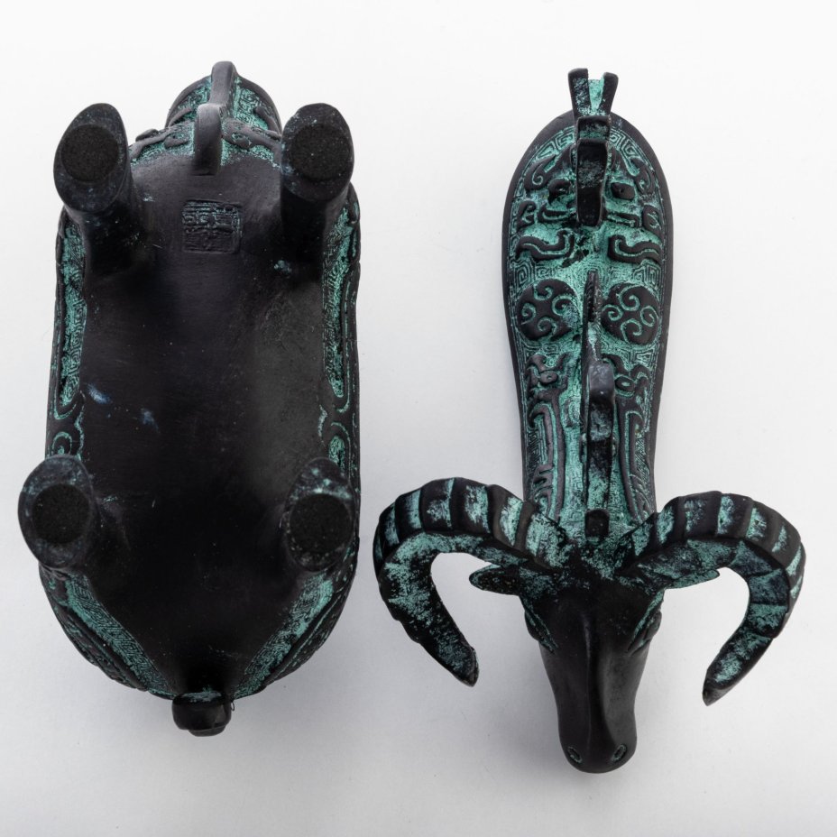 Статуэтка-сувенир "Cосуд для вина династии Шан (1200-1100 до н.э.)" в оригинальной коробке
