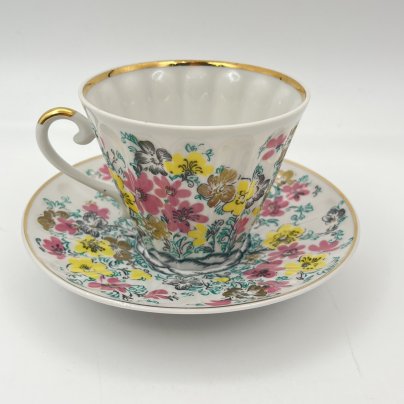 Чайная пара "Ситец", форма "Лучистая", автор формы Н.П. Славина, фарфор, деколь, золочение, Ленинградский фарфоровый завод (ЛФЗ), СССР, 1970-1986 гг.