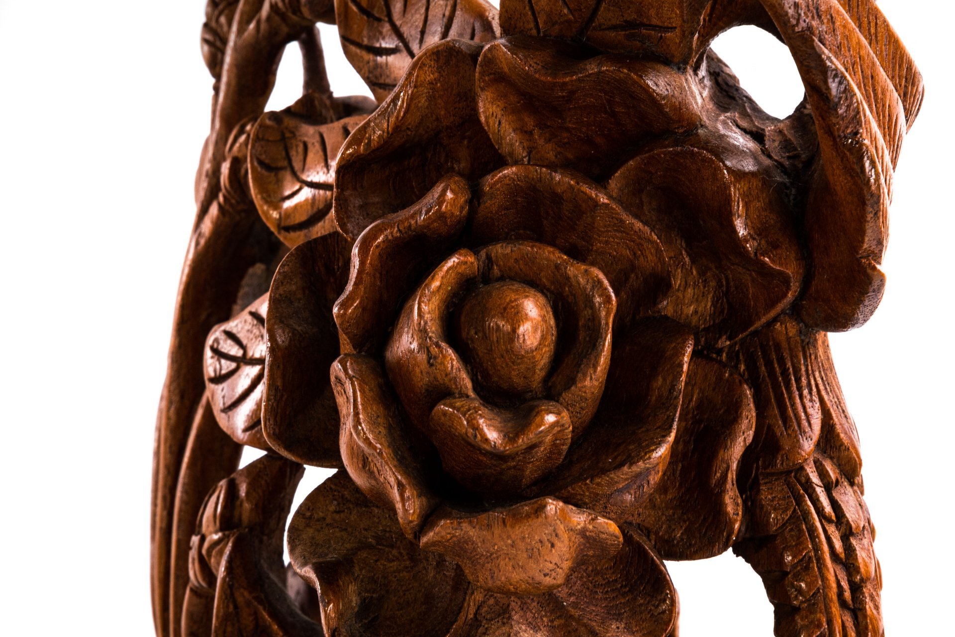 Скульптурная композиция "Птицы в цветущем саду"