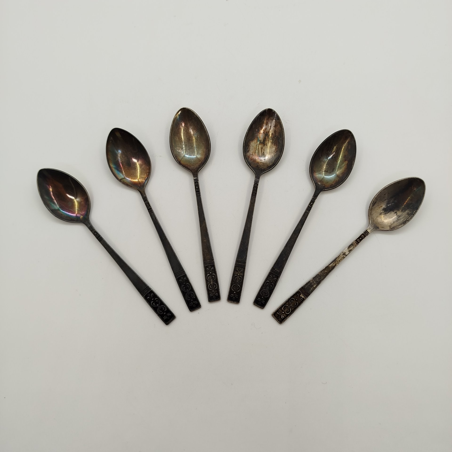 Набор из шести чайных ложек с растительным декором, мельхиор (медь-никель), эмаль, Красносельская ювелирная фабрика, СССР, 1960-1970 гг.