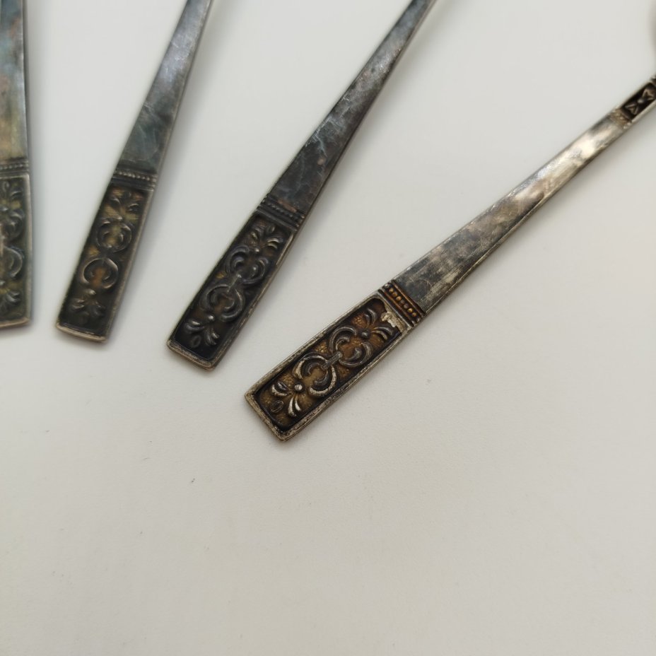 Набор из шести чайных ложек с растительным декором, мельхиор (медь-никель), эмаль, Красносельская ювелирная фабрика, СССР, 1960-1970 гг.