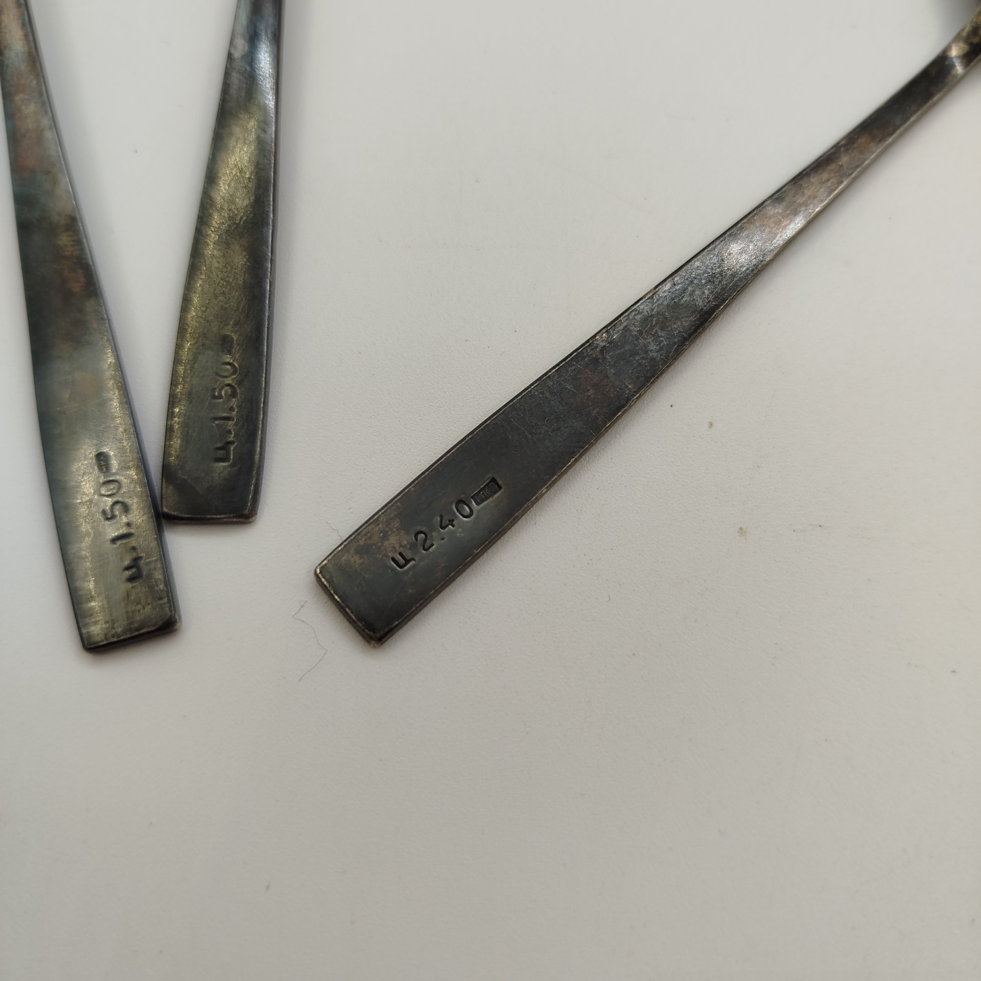 Набор из шести чайных ложек с растительным декором, мельхиор (медь-никель), эмаль, Красносельская ювелирная фабрика, СССР, 1960-1970 гг.