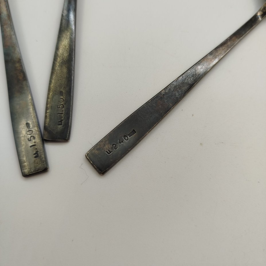 Набор из шести чайных ложек с растительным декором, мельхиор (медь-никель), эмаль, Красносельская ювелирная фабрика, СССР, 1960-1970 гг.