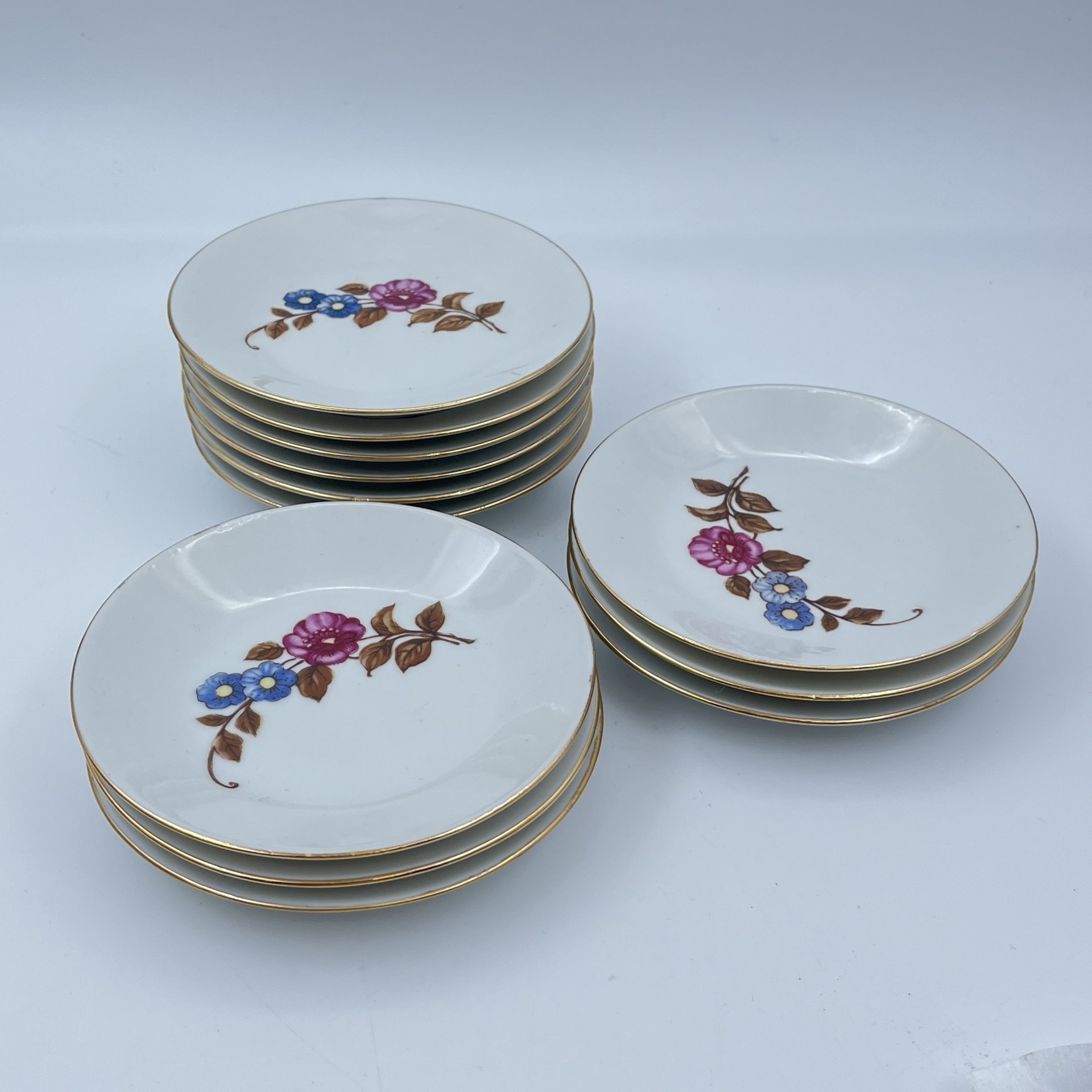 Набор из 12-ти розеток, украшенных цветочным декором, фарфор, деколь, золочение, Colditz (Кольдиц), ГДР, 1960-1980 гг.