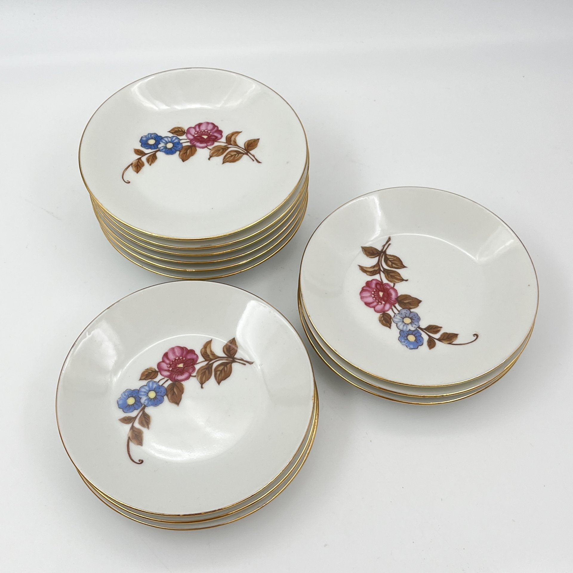 Набор из 12-ти розеток, украшенных цветочным декором, фарфор, деколь, золочение, Colditz (Кольдиц), ГДР, 1960-1980 гг.