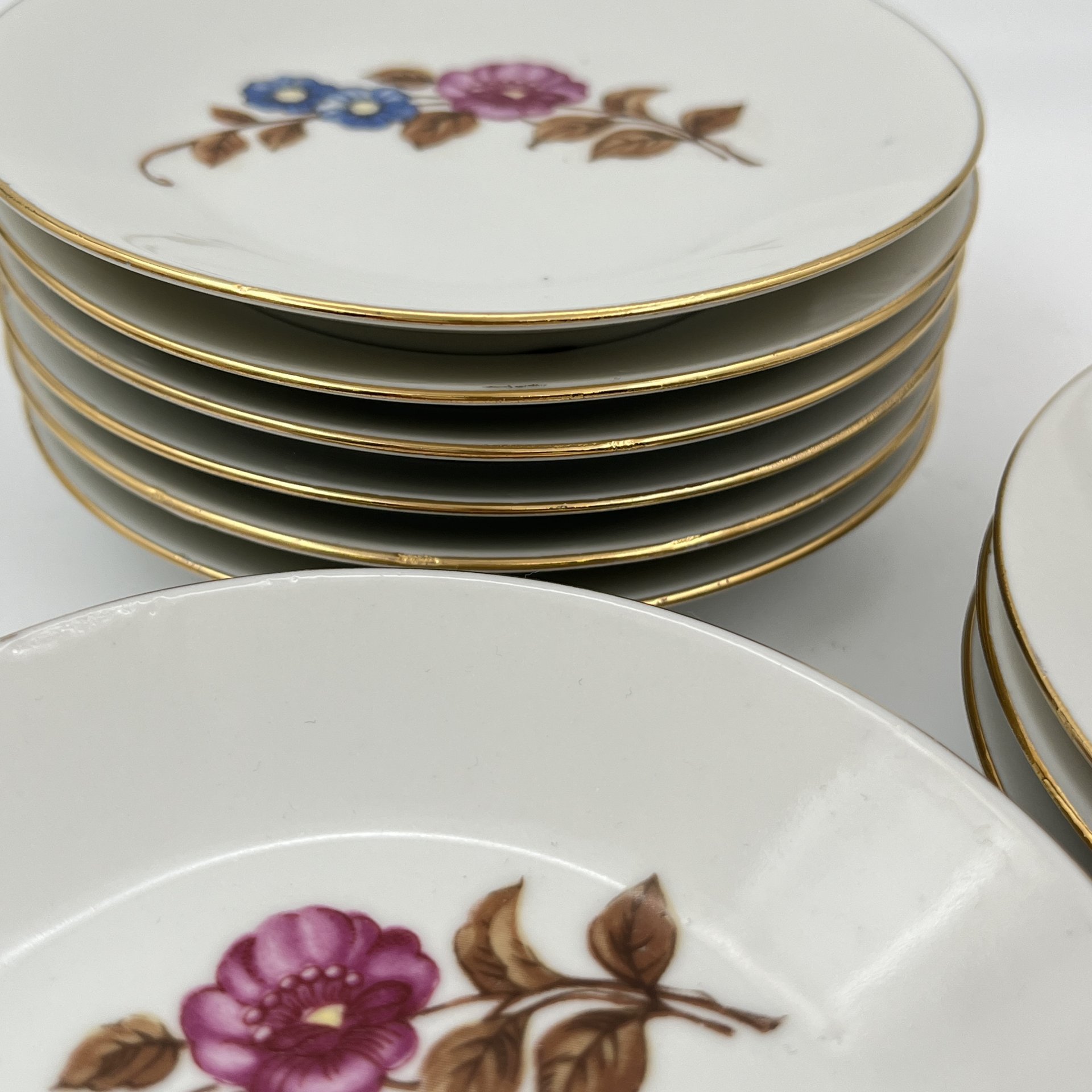 Набор из 12-ти розеток, украшенных цветочным декором, фарфор, деколь, золочение, Colditz (Кольдиц), ГДР, 1960-1980 гг.