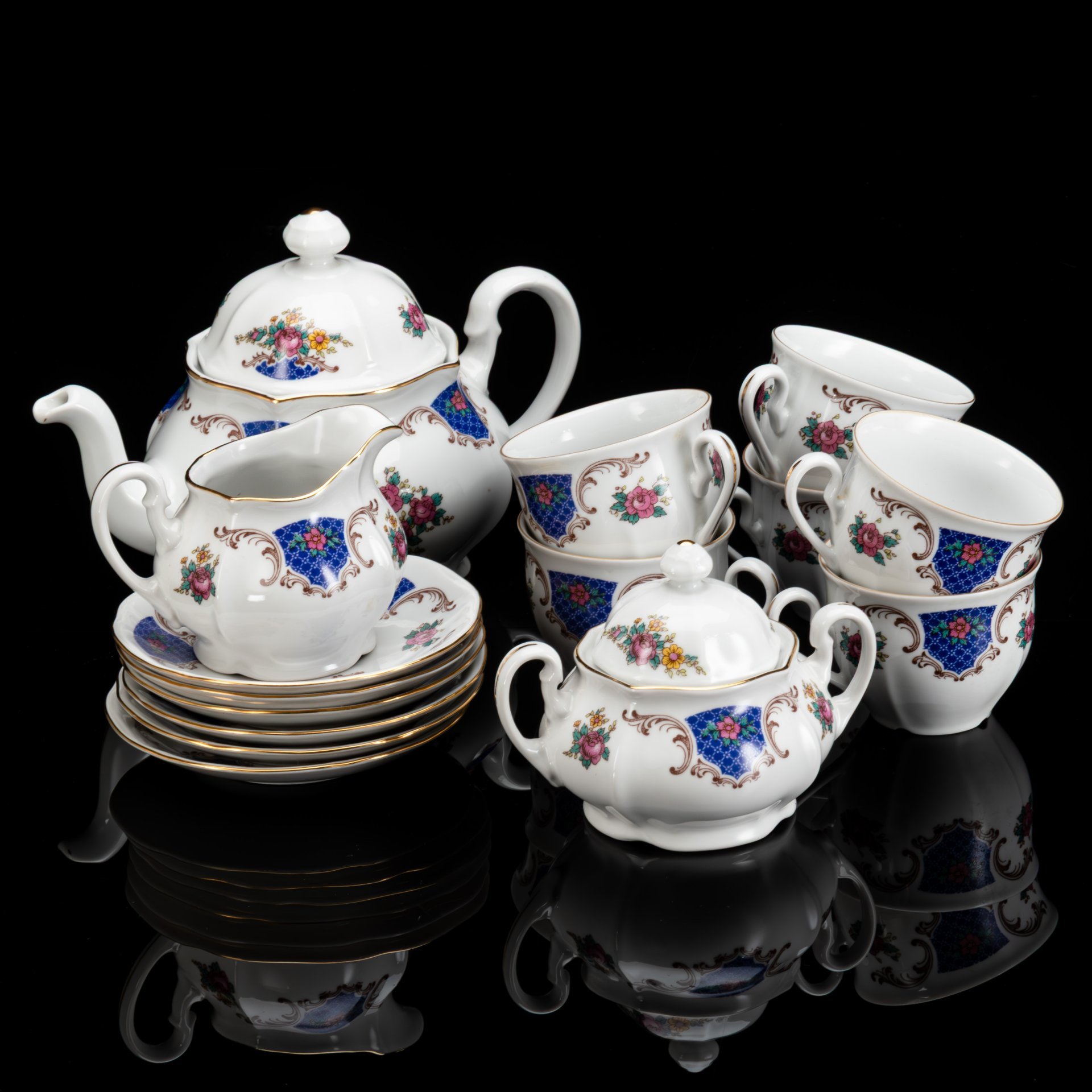 Сервиз на 6 персон (15 предметов) с цветочным декором, фарфор, деколь, золочение, Bohemia (Neurohlau), Чехословакия, 1970-1990 гг.