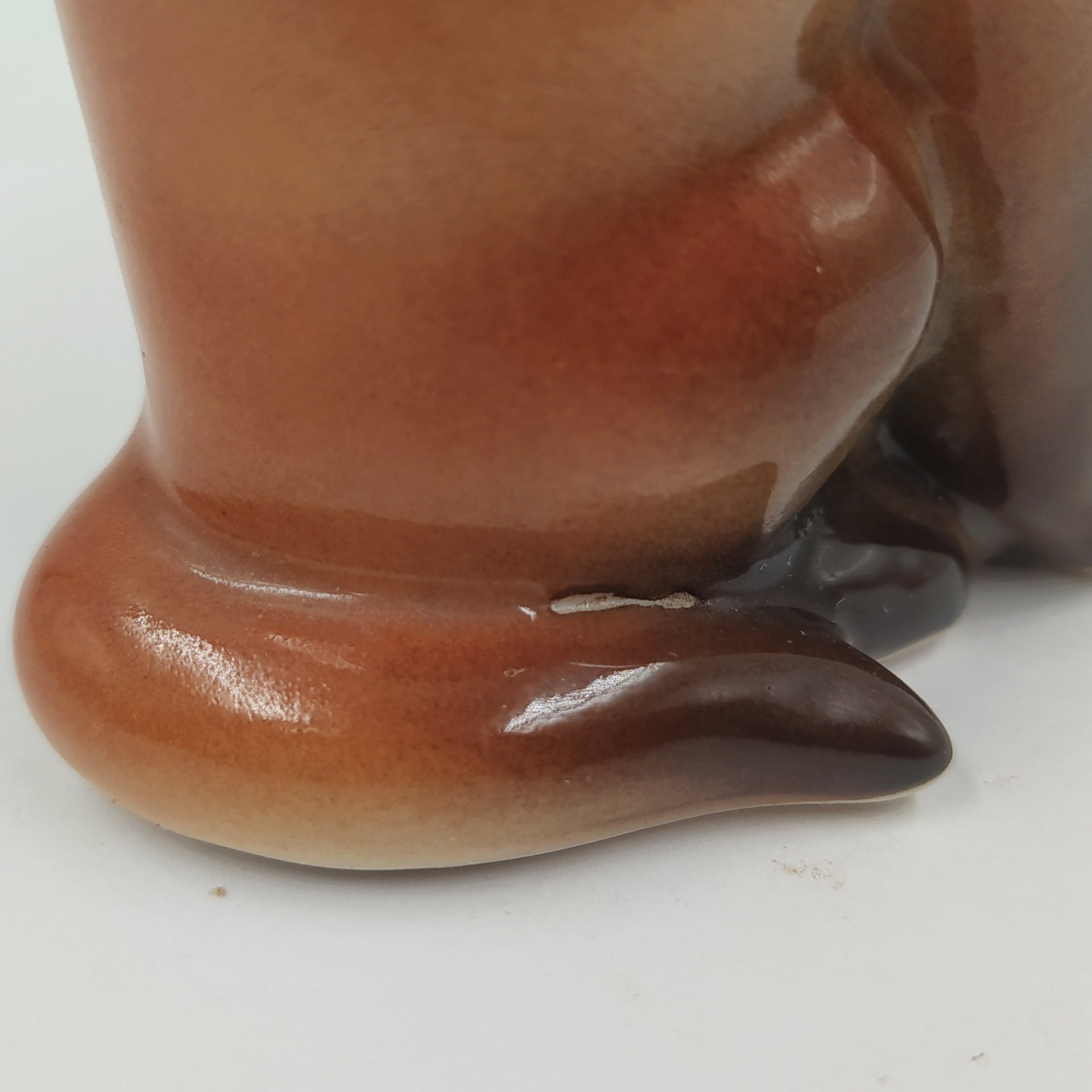 Статуэтка "Лиса", скульптор П.П. Веселов, фарфор, аэрография, роспись, Ленинградский фарфоровый завод (ЛФЗ), СССР, 1970-1990 гг.