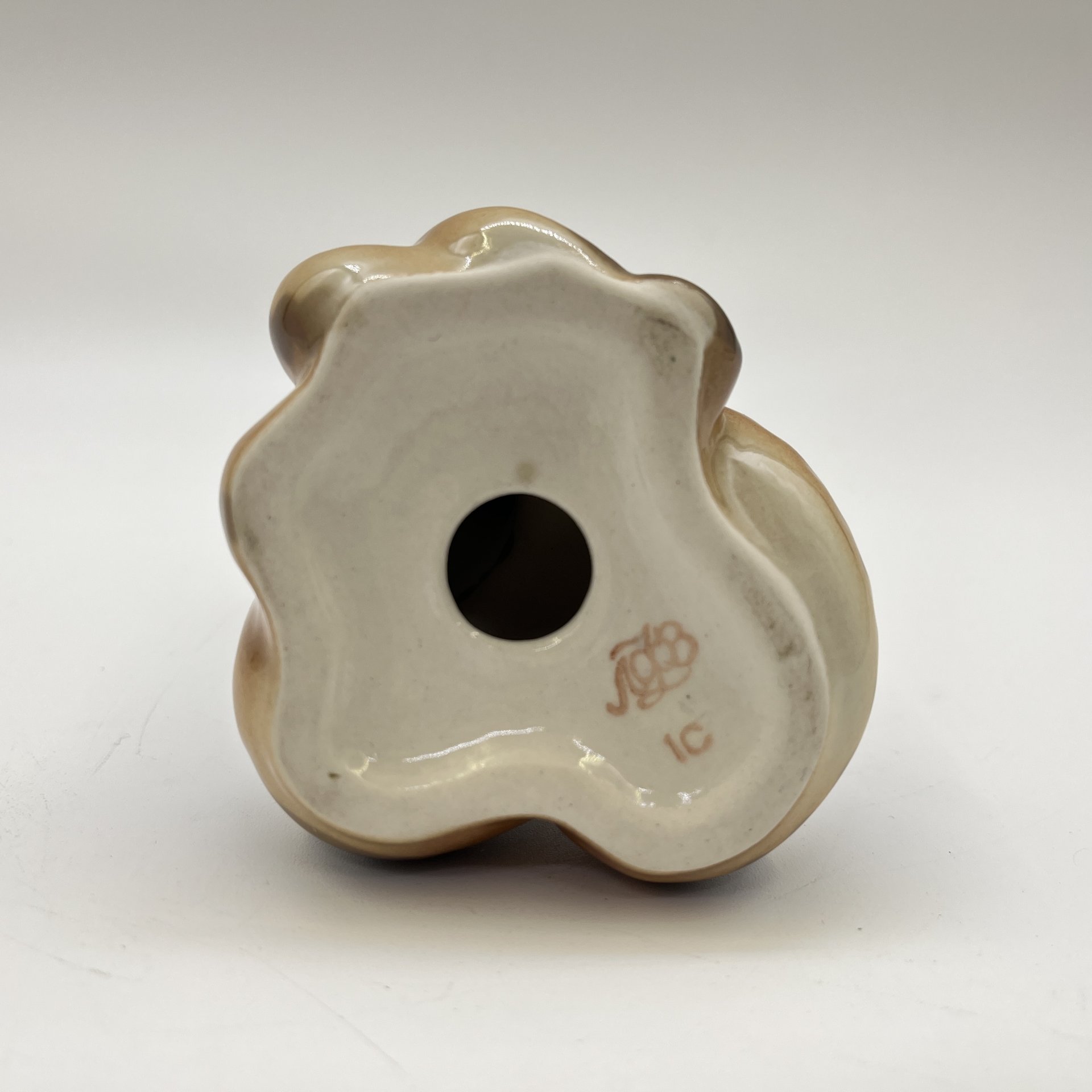 Статуэтка "Королевская кобра", автор Сорокин М.А., фарфор, аэрография, Ленинградский фарфоровый завод (ЛФЗ), СССР, 1970-1980 гг.