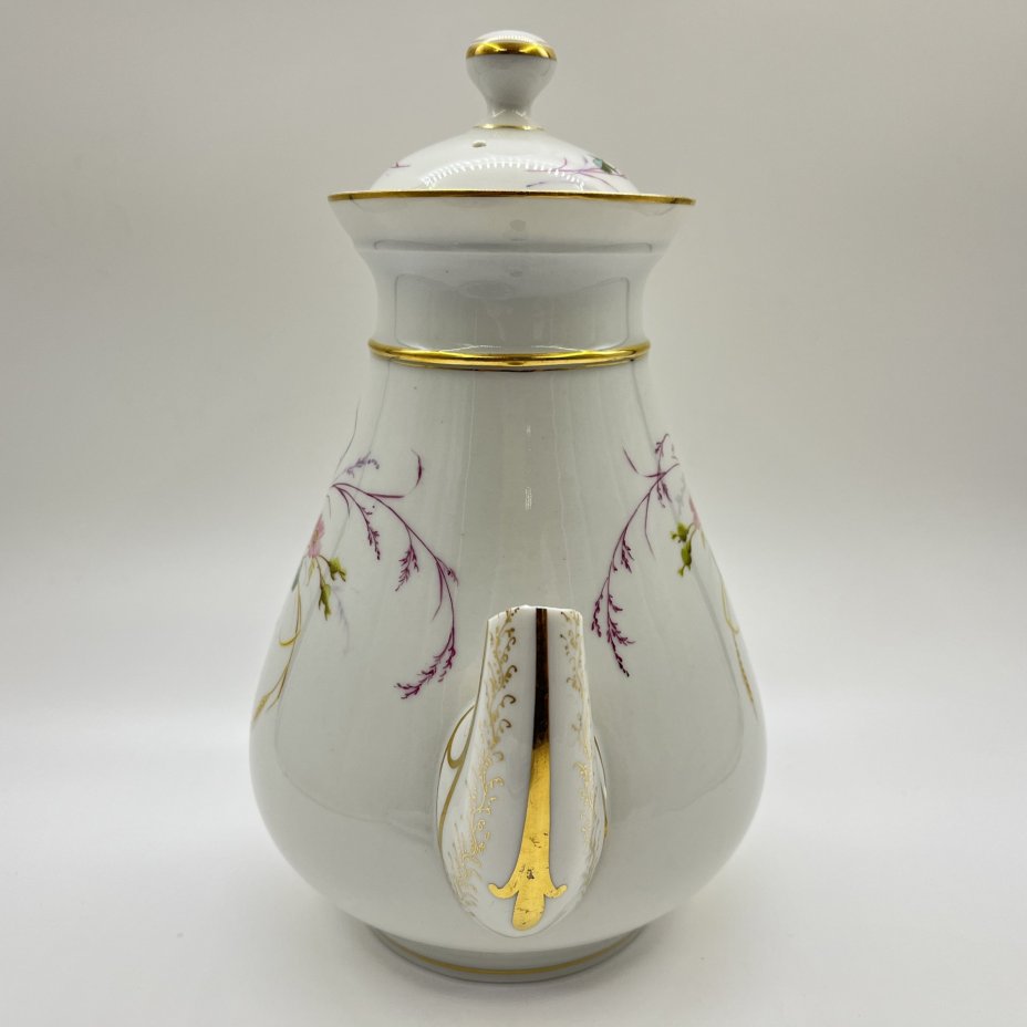 Кофейник, украшенный изображением птиц и полевых цветов