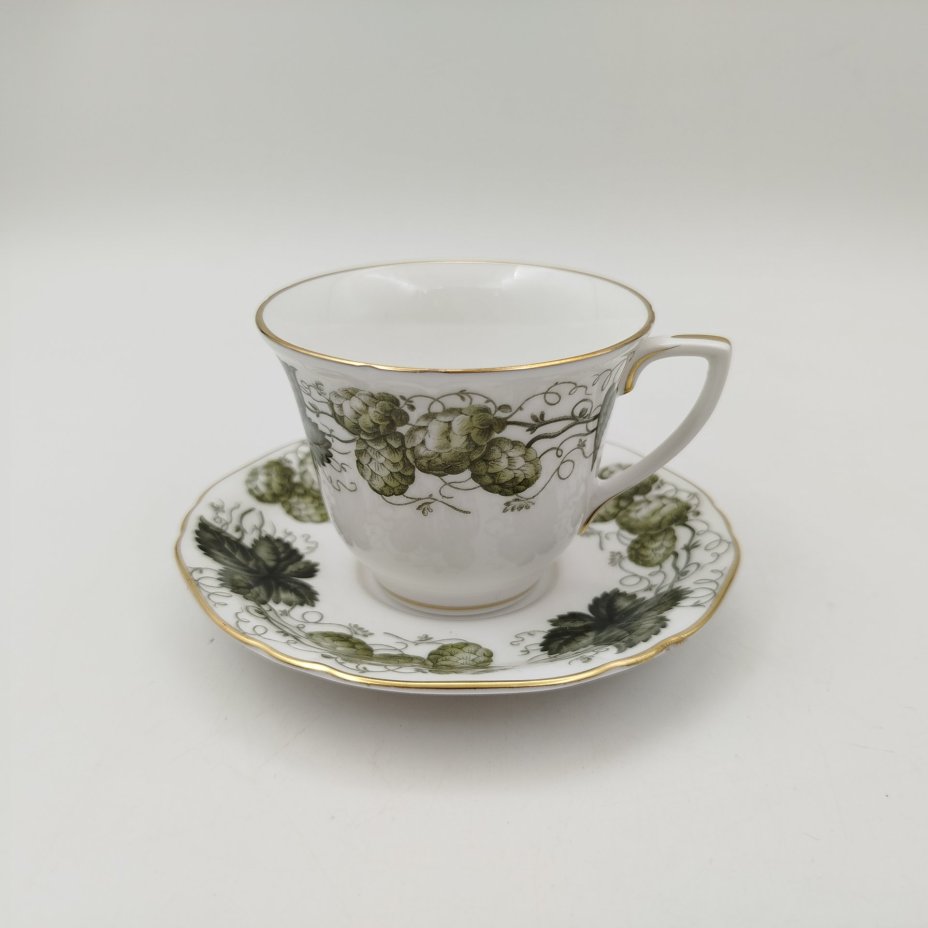Кофейная пара "Вустерский хмель", фарфор, деколь, золочение, Royal Worcester, Великобритания, 1965 г.