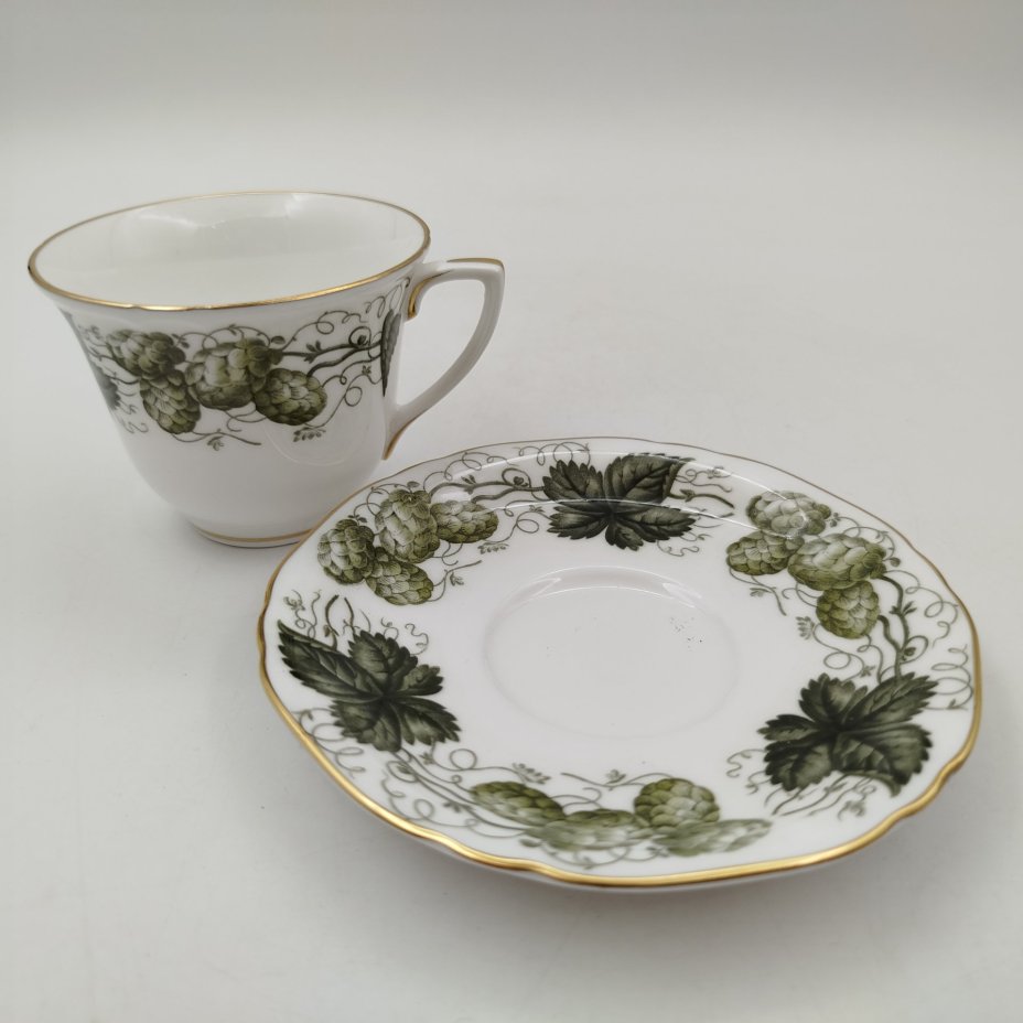 Кофейная пара "Вустерский хмель", фарфор, деколь, золочение, Royal Worcester, Великобритания, 1965 г.