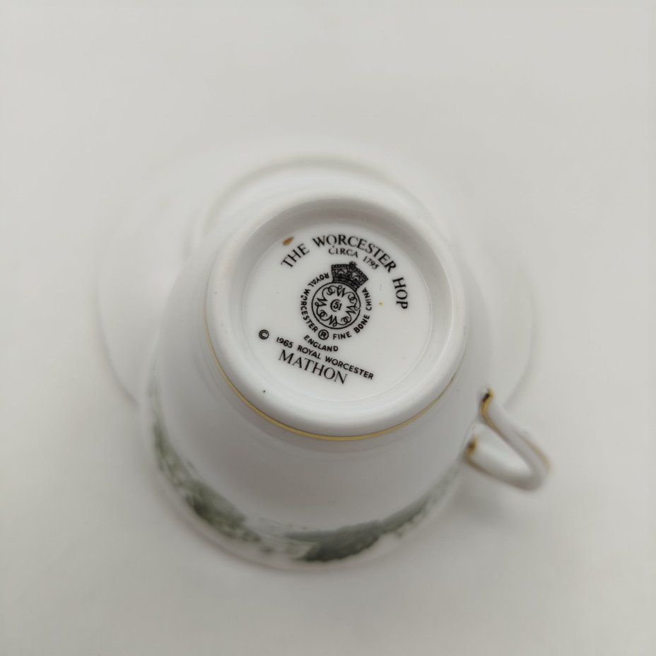 Кофейная пара "Вустерский хмель", фарфор, деколь, золочение, Royal Worcester, Великобритания, 1965 г.