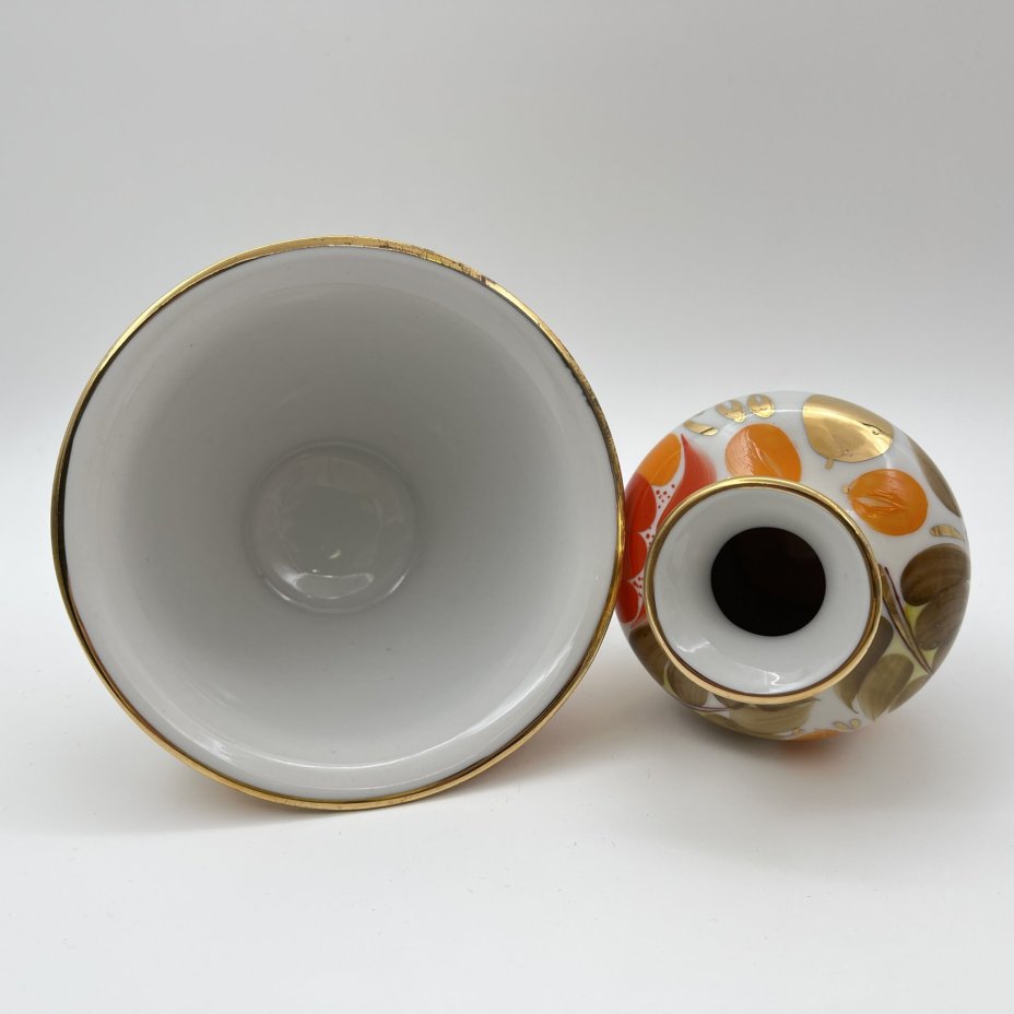 Набор кофейный "Щедрая осень" (4 предмета), автор росписи Н.Б. Гусева, автор формы С.Е. Яковлева, фарфор, роспись, золочение, Ленинградский фарфоровый завод (ЛФЗ), СССР, 1960-1970 гг.