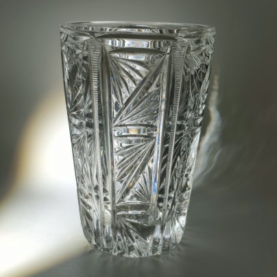 Небольшая ваза для цветов с рельефным растительным декором, хрусталь, СССР, 1970-1990 гг.