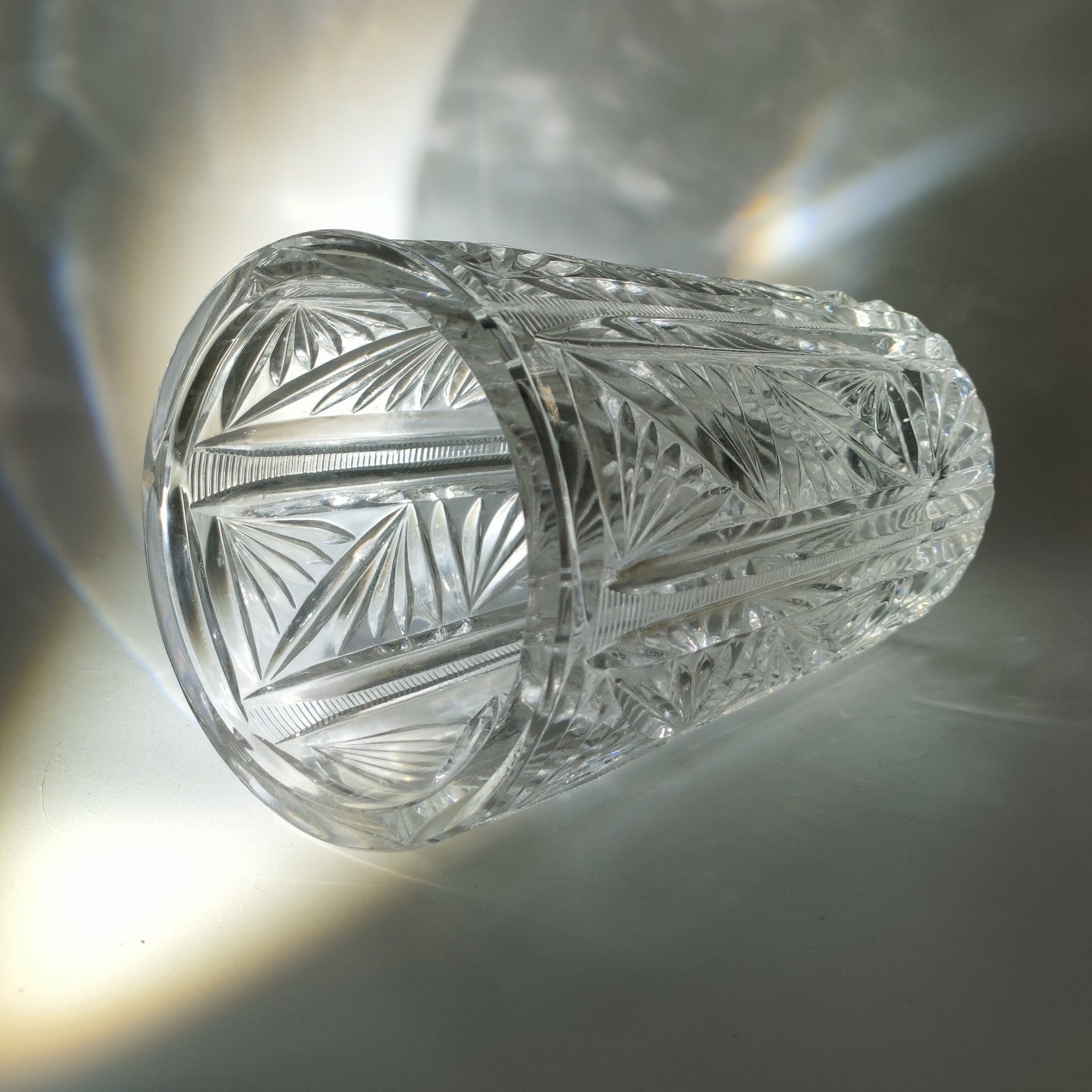 Небольшая ваза для цветов с рельефным растительным декором, хрусталь, СССР, 1970-1990 гг.