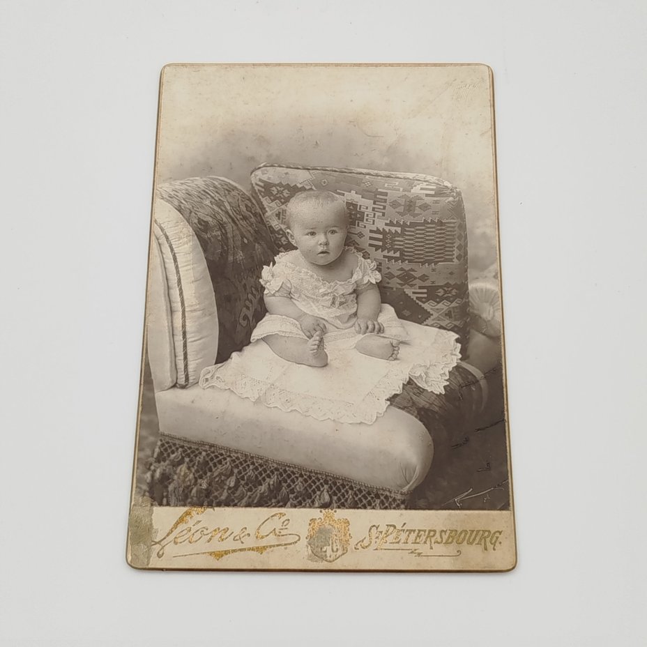 Фотография с изображением ребенка, фотоателье "Леон и Ко", г. Санкт-Петербург