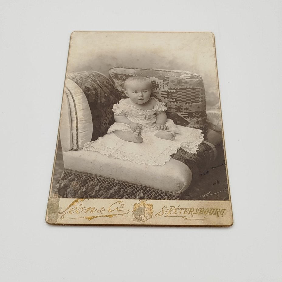 Фотография с изображением ребенка, фотоателье "Леон и Ко", г. Санкт-Петербург