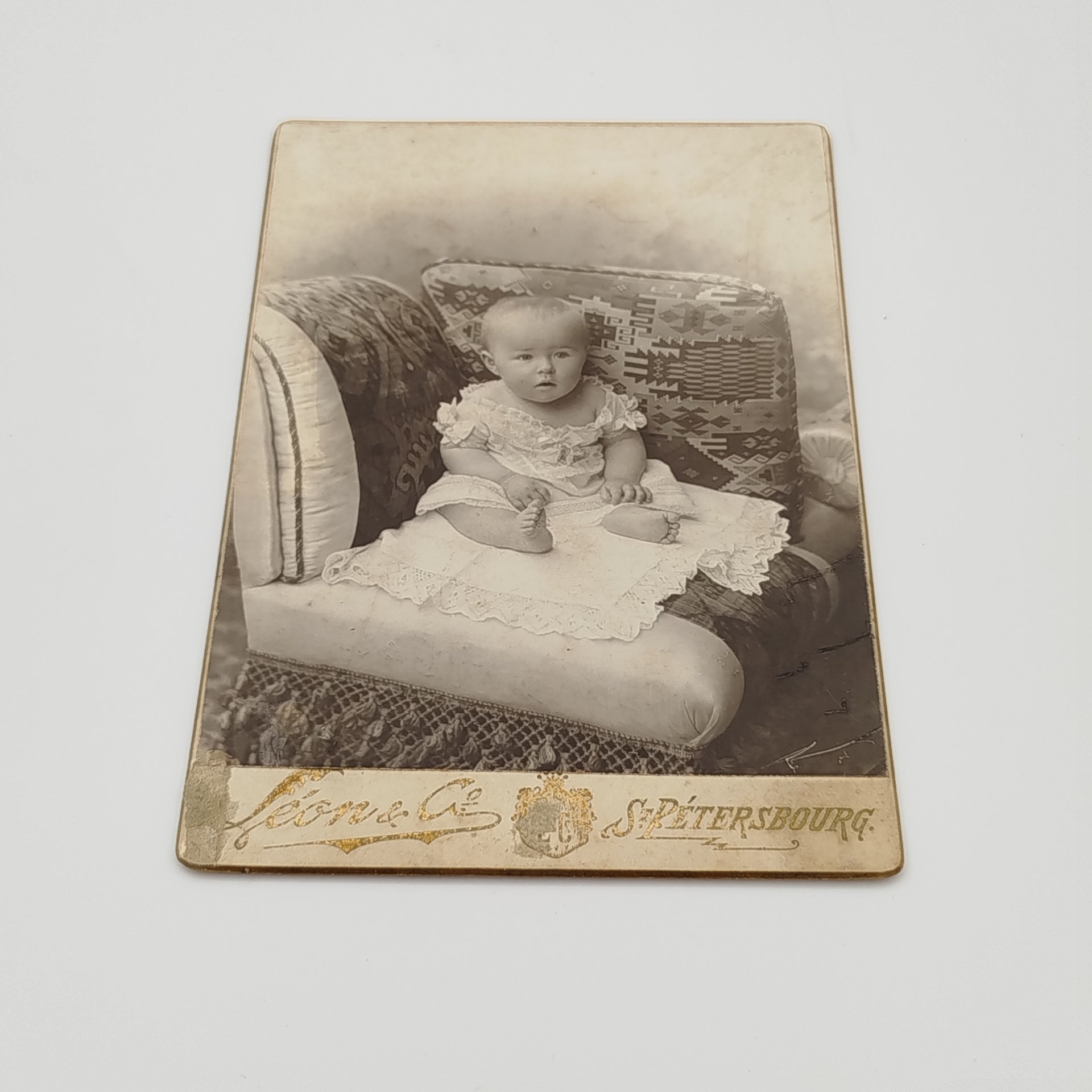 Фотография с изображением ребенка, фотоателье "Леон и Ко", г. Санкт-Петербург