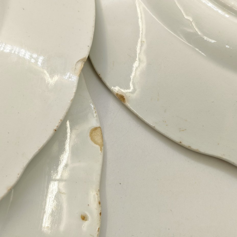 Набор из 3-х обеденных тарелок с цветочным декором, фаянс, деколь, золочение, Всеукртрест (Будянский фаянсовый завод «Серп и Молот»), СССР, 1920-1930 гг.