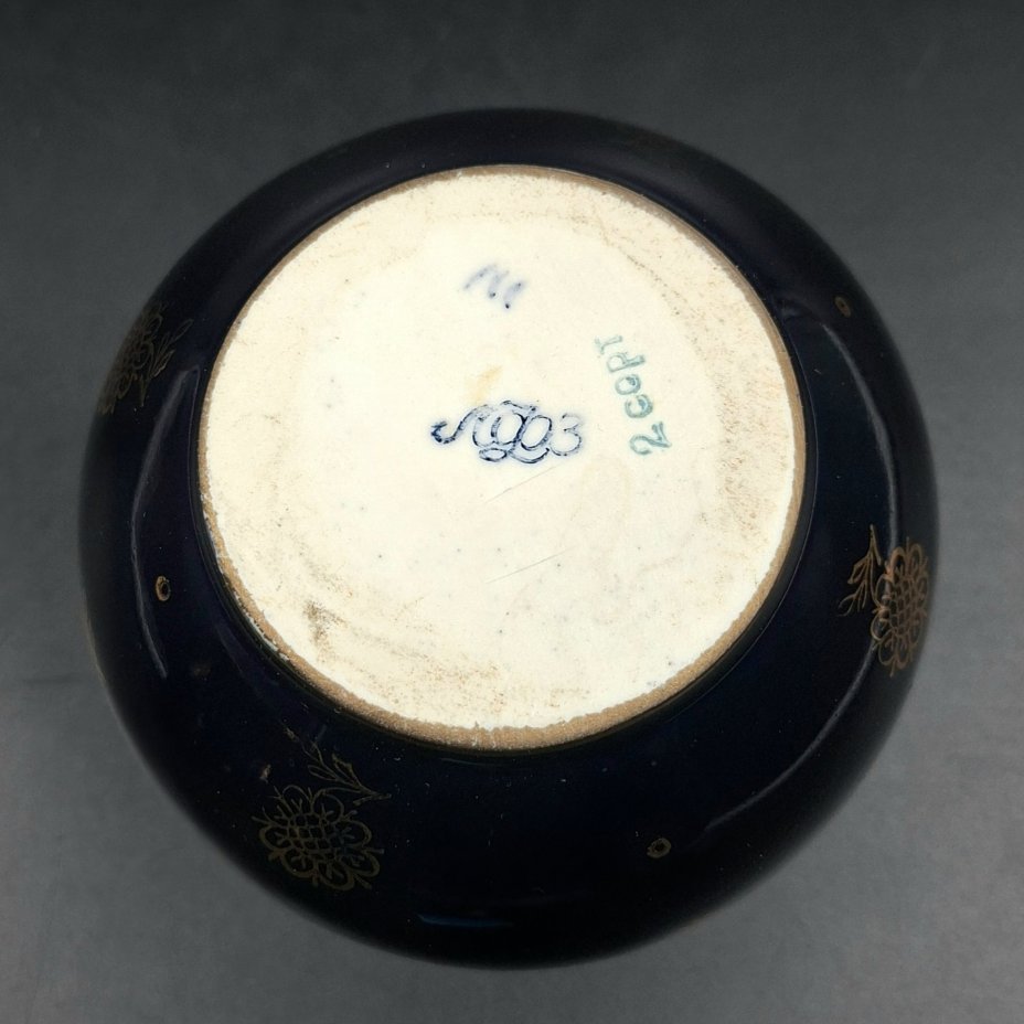 Ваза миниатюрная с цветочным декором