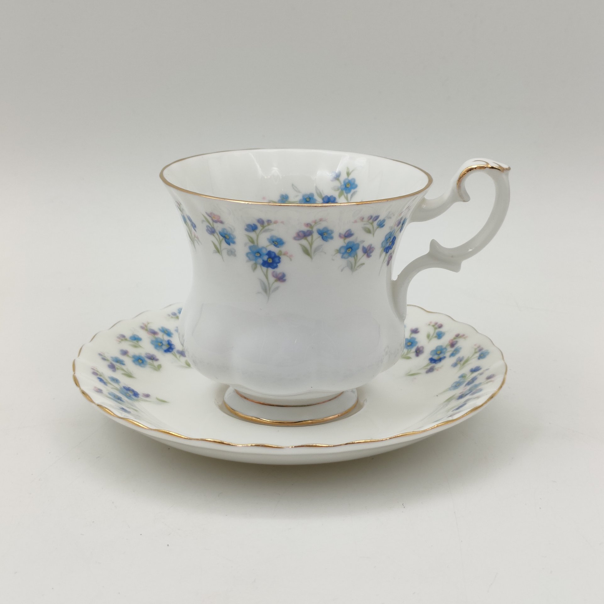 Кофейная пара с нежным цветочным декором Memory Lane, Royal Albert