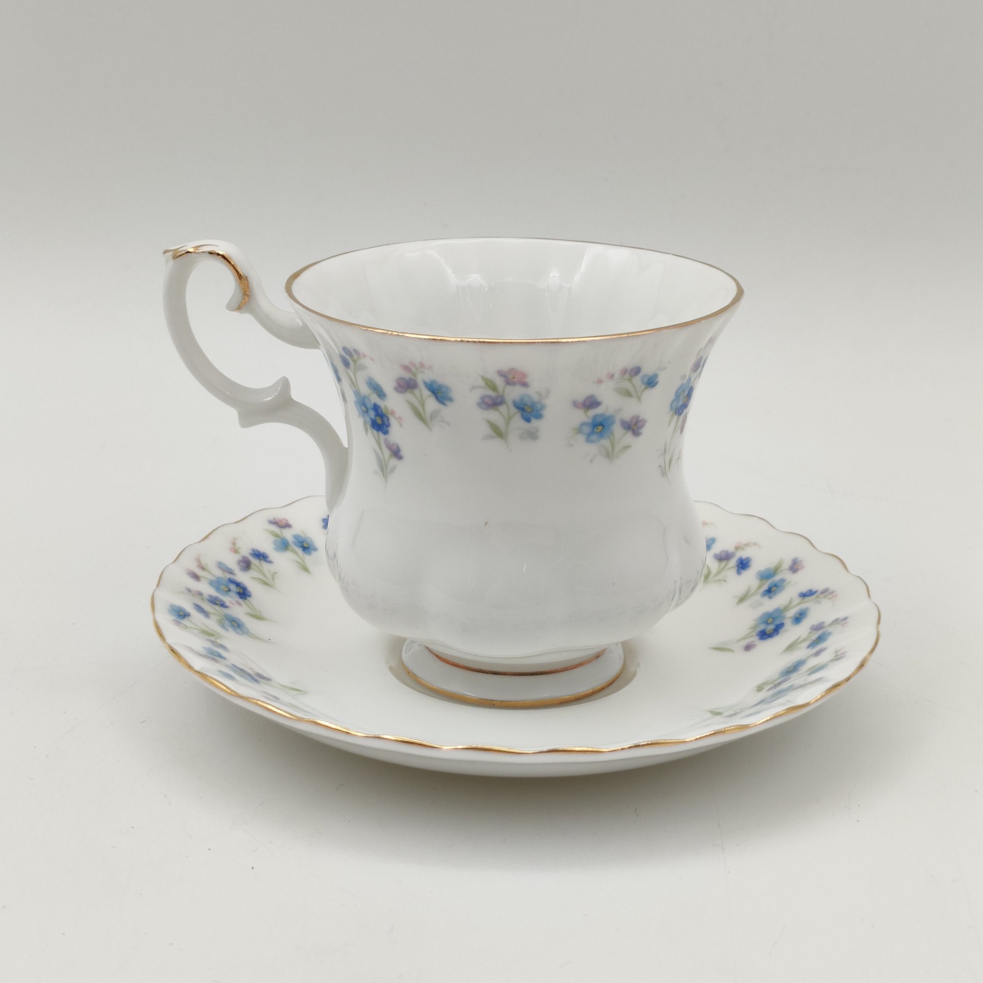 Кофейная пара с нежным цветочным декором Memory Lane, Royal Albert