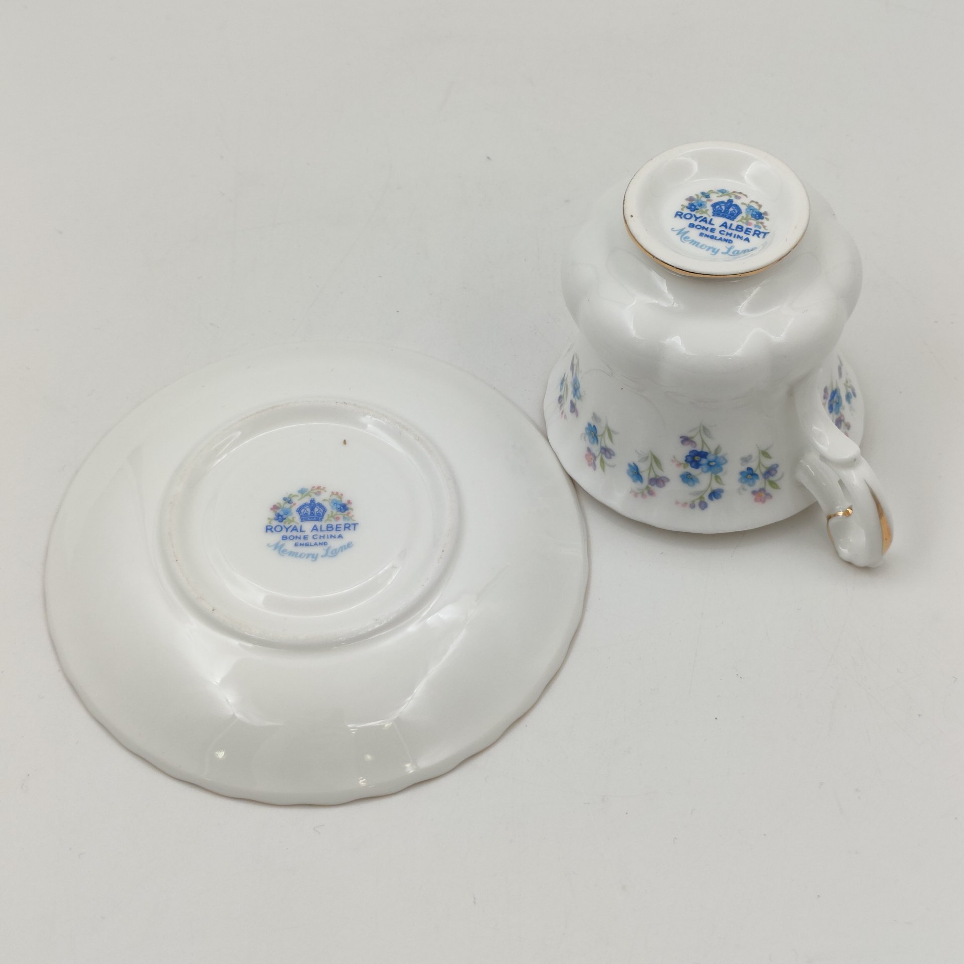 Кофейная пара с нежным цветочным декором Memory Lane, Royal Albert