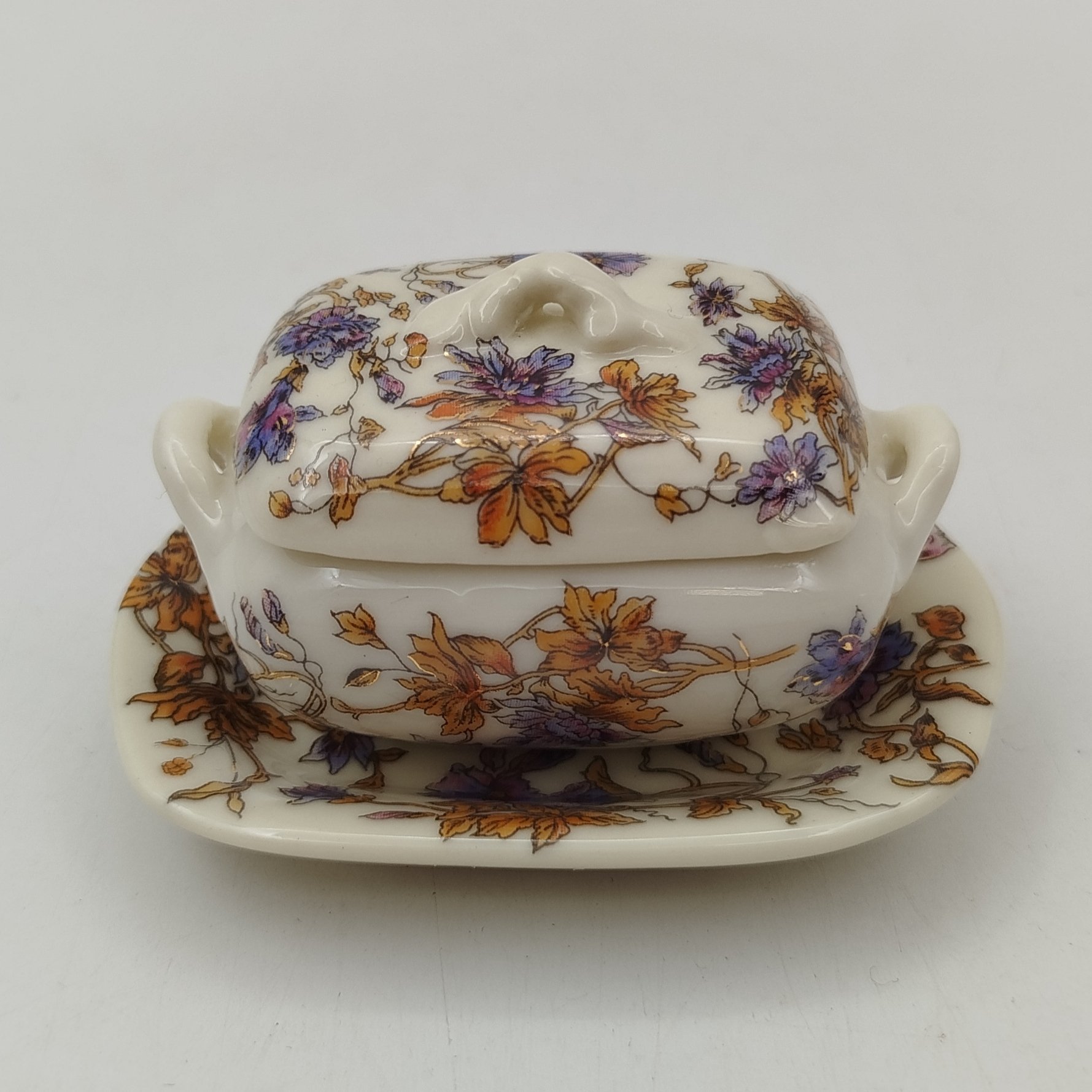 Солонка в виде супницы (миниатюрная), украшенная растительным декором, "Porcelain Art", фарфор, деколь, Европа, 1970-2000 гг.