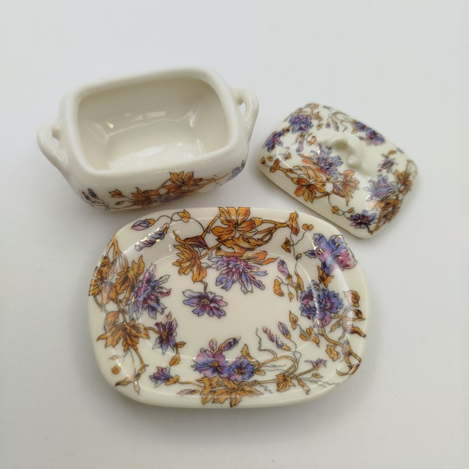 Солонка в виде супницы (миниатюрная), украшенная растительным декором, "Porcelain Art", фарфор, деколь, Европа, 1970-2000 гг.