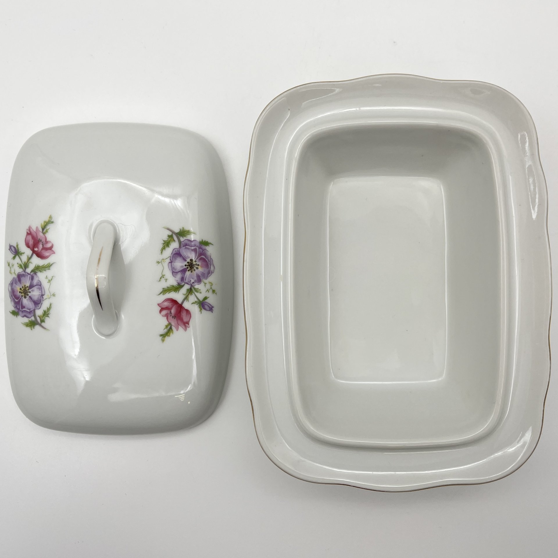 Масленка с цветочным декором, "Gebrüder Benedikt", фарфор, деколь, золочение, Чехословакия, 1960-1990 гг.