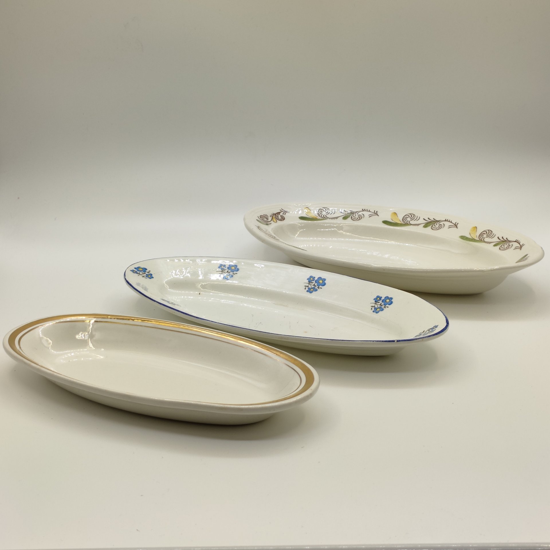Набор из 3-х сервировочных блюд с цветочным декором (в подборе), фаянс, деколь, золочение, Конаковский фаянсовый завод им. М.И. Калинина (ЗиК Конаково), СССР, 1952-1991 гг.