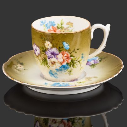 Кофейная пара с цветочным декором, фарфор, аэрография, деколь, золочение, Фарфоровая фабрика Гарднера, Российская империя, 1870-1890 гг.