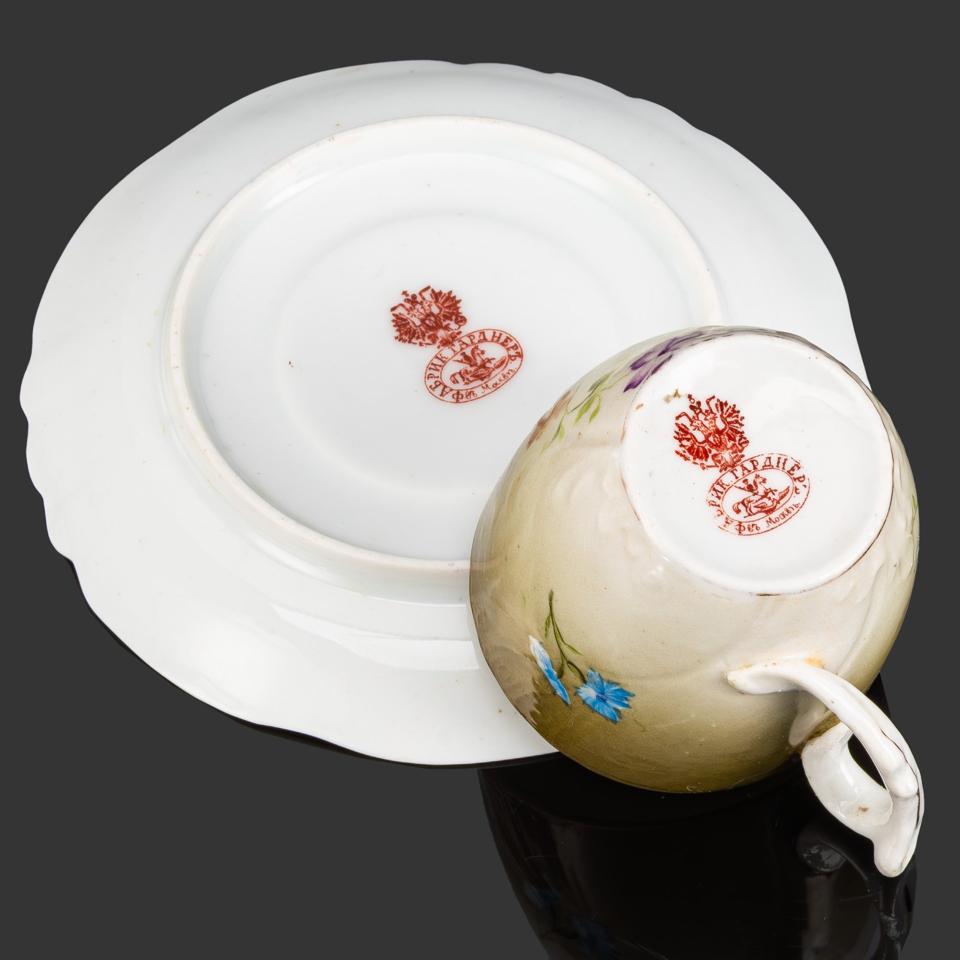 Кофейная пара с цветочным декором, фарфор, аэрография, деколь, золочение, Фарфоровая фабрика Гарднера, Российская империя, 1870-1890 гг.