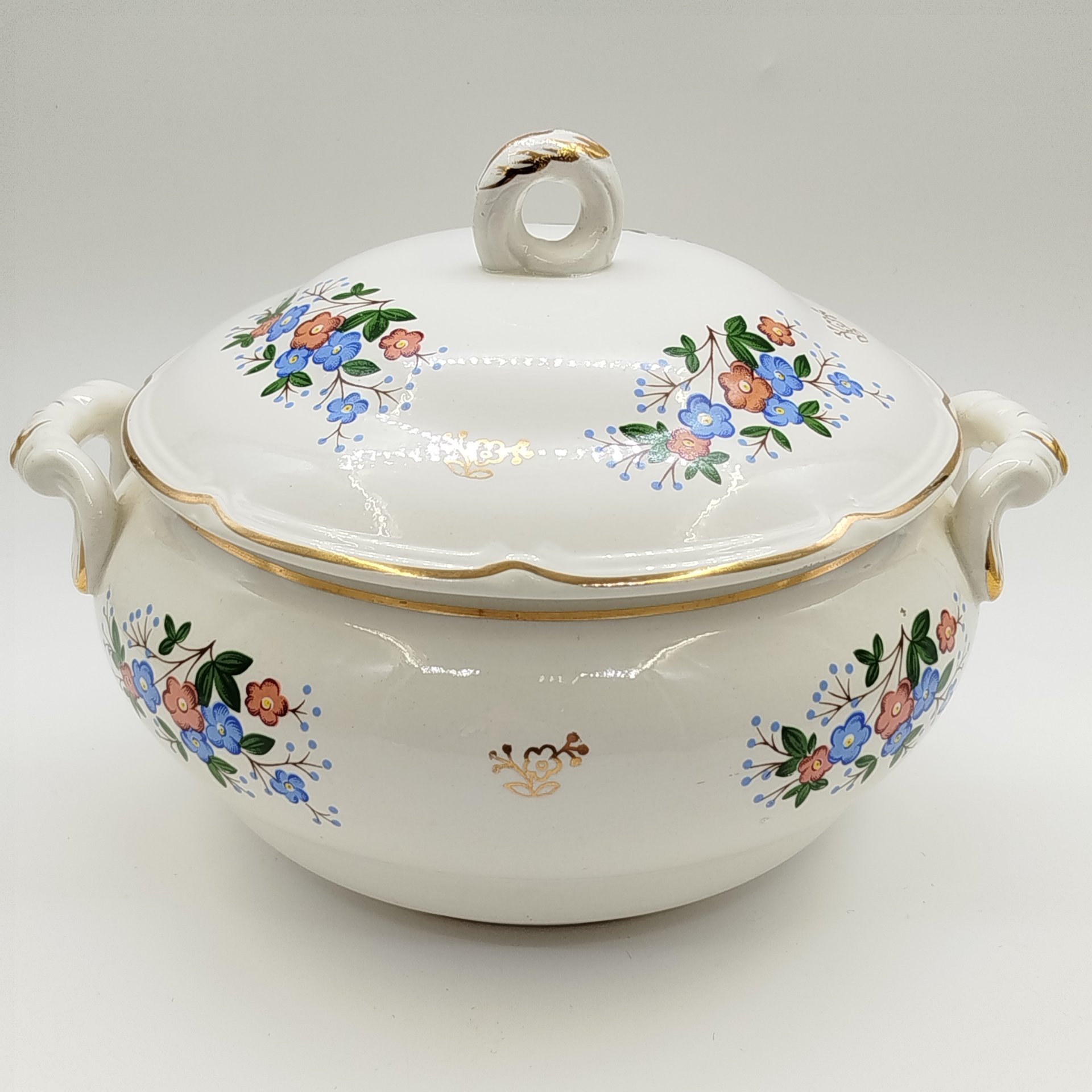 Супница с цветочным декором, Конаковский фаянсовый завод им. М.И. Калинина (ЗиК Конаково)