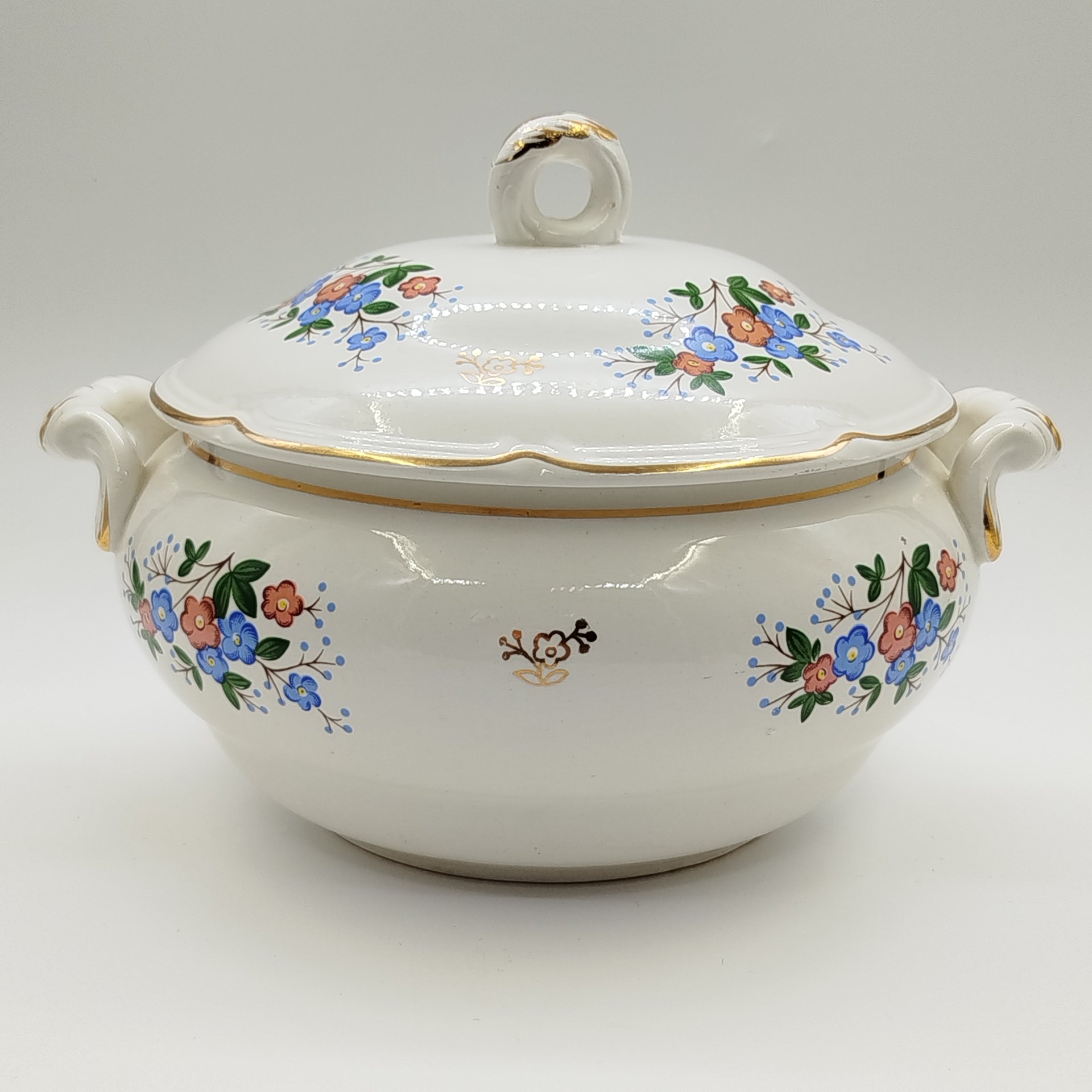 Супница с цветочным декором, Конаковский фаянсовый завод им. М.И. Калинина (ЗиК Конаково)