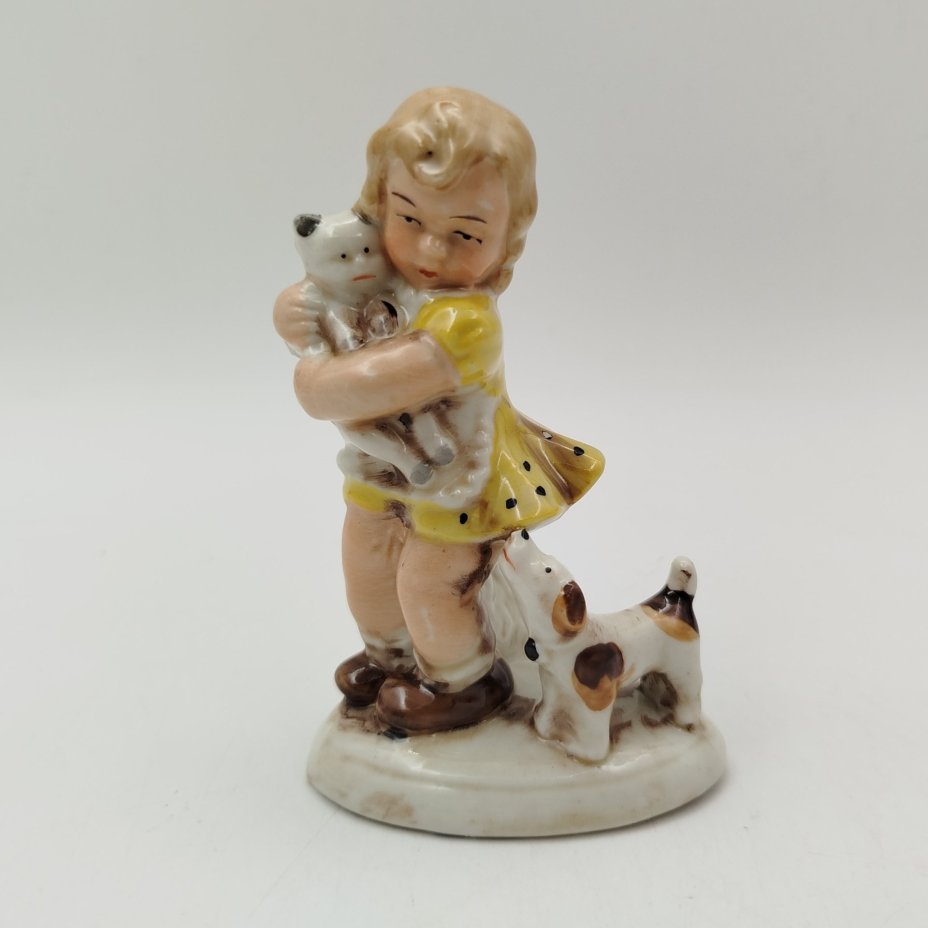 Статуэтка "Девочка с котенком и щенком", фарфор, роспись, Германия, 1950-1970 гг.
